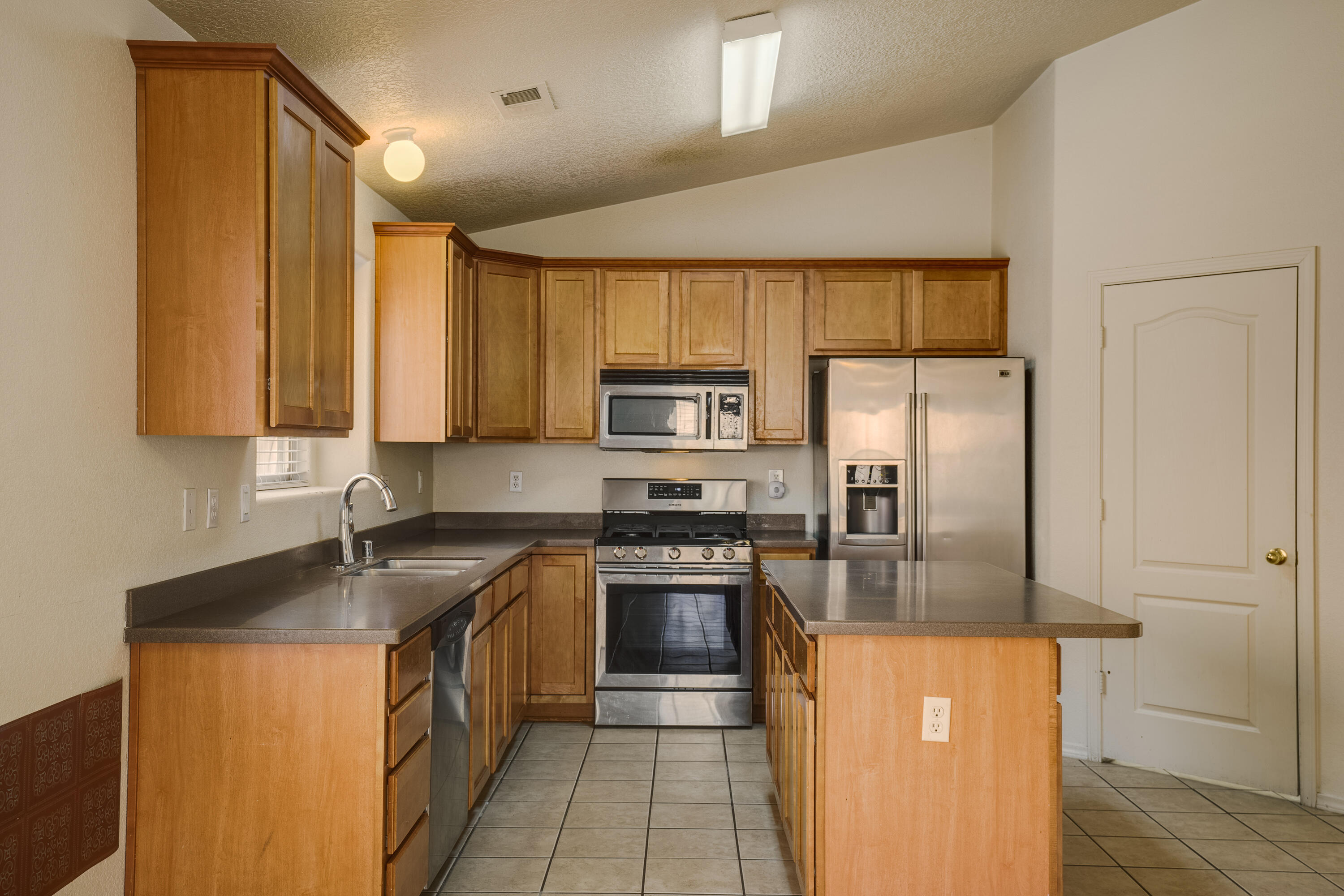 1319 SIDEWINDER Road NE