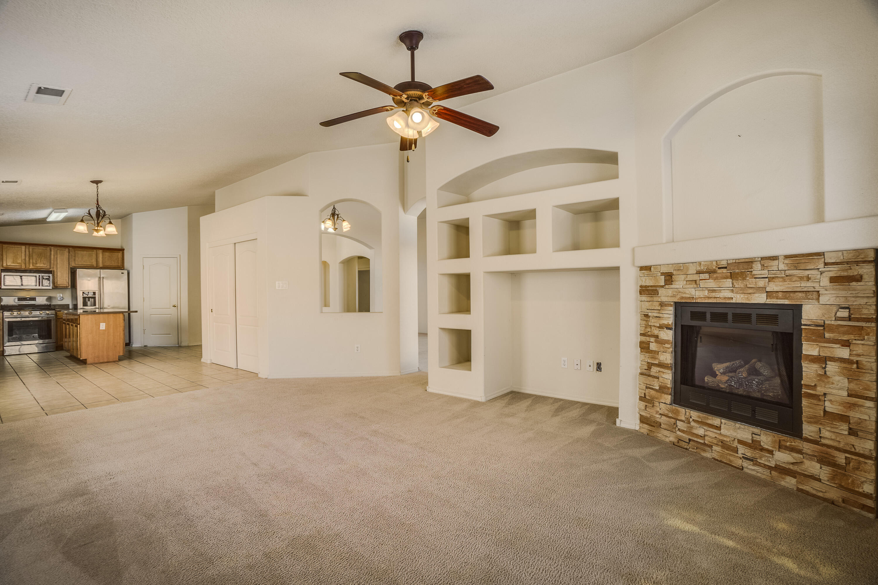 1319 SIDEWINDER Road NE