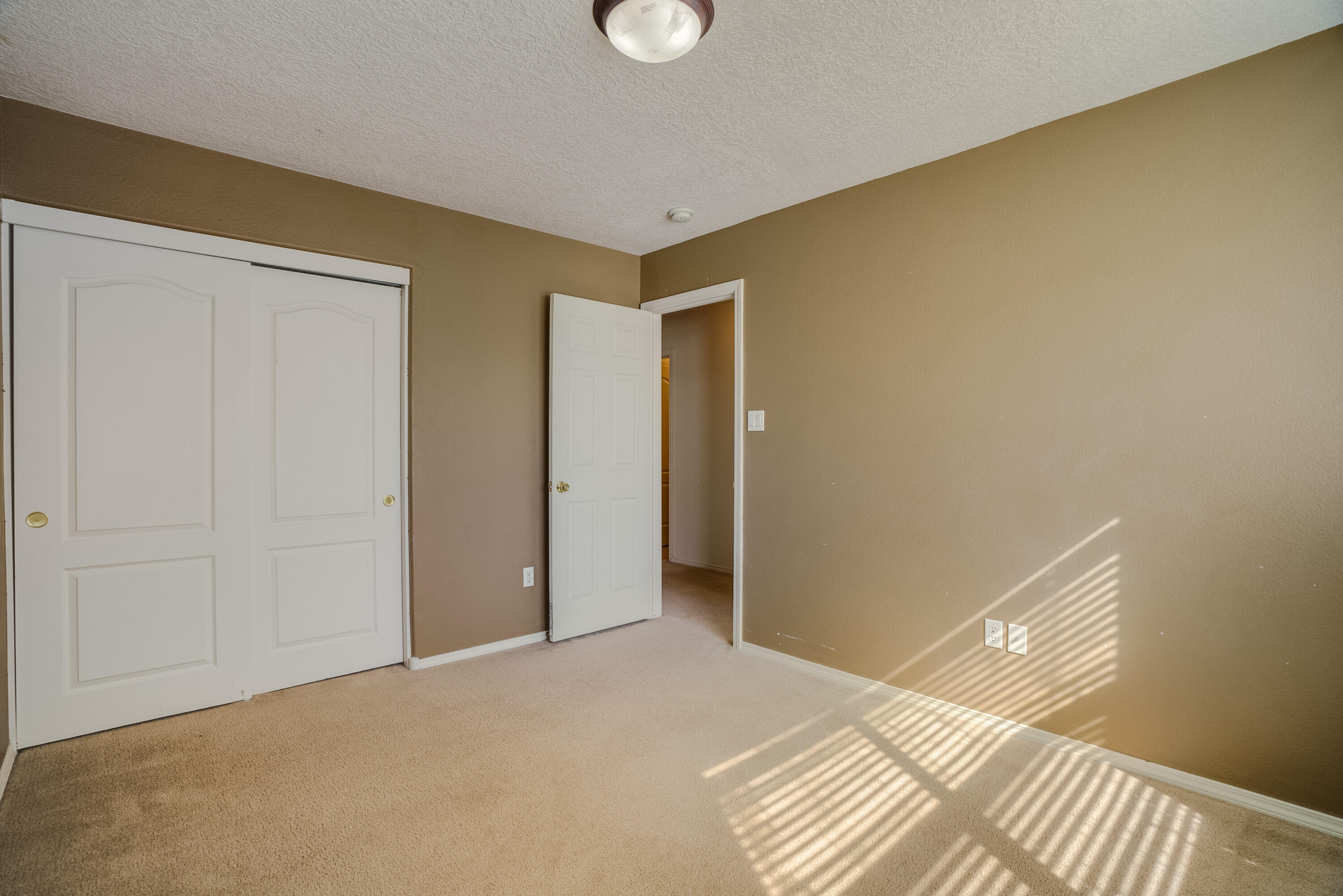 1319 SIDEWINDER Road NE