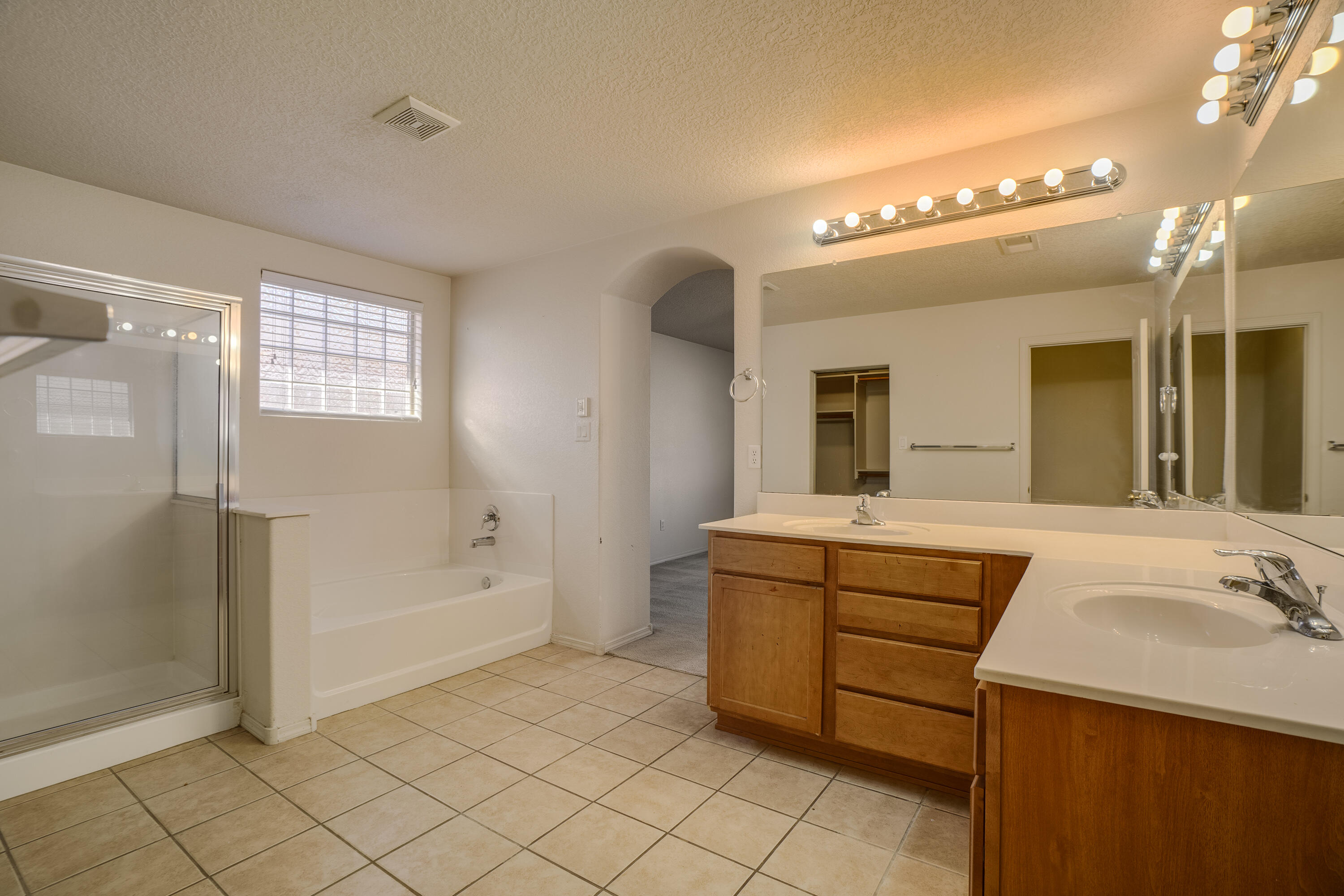 1319 SIDEWINDER Road NE