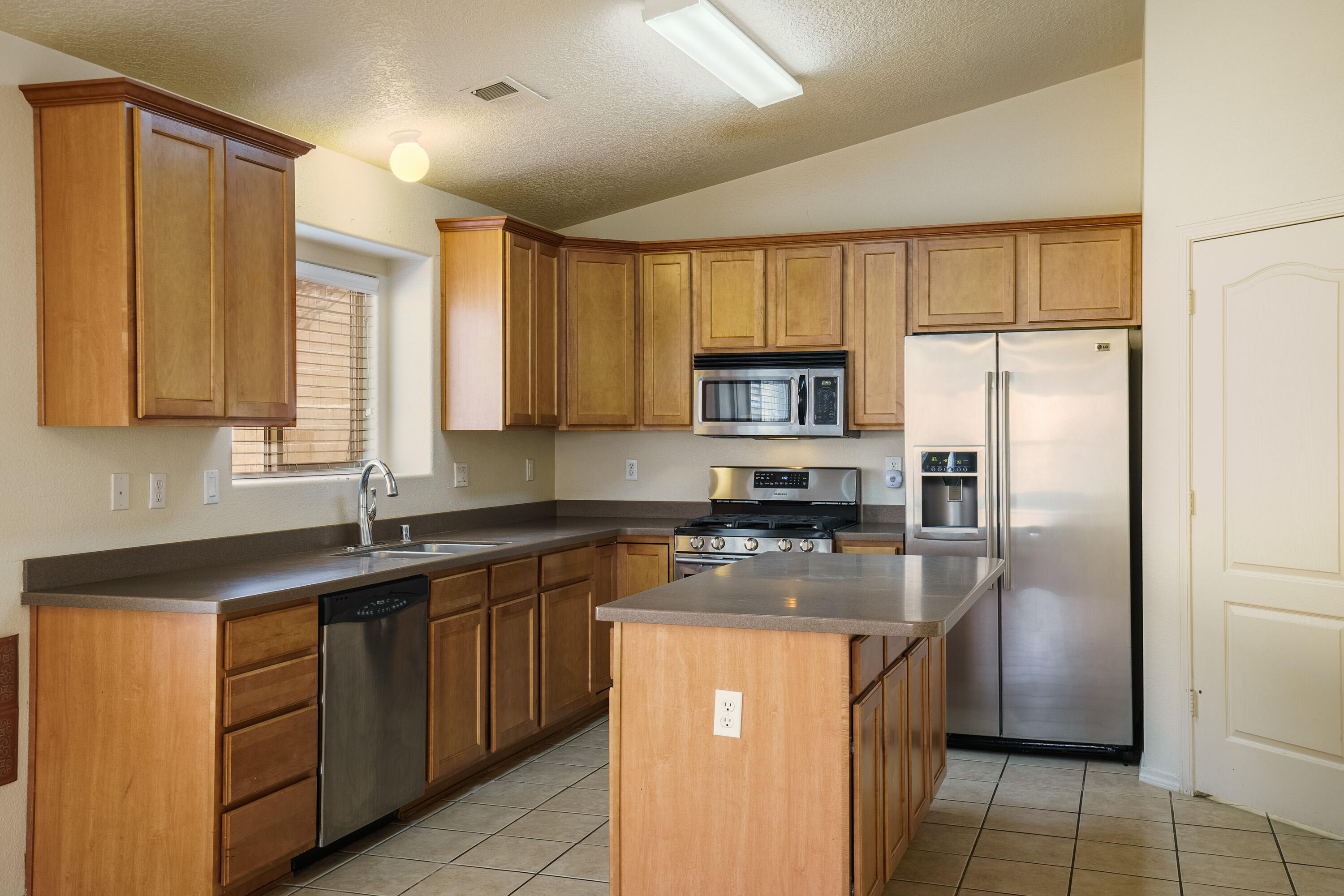 1319 SIDEWINDER Road NE