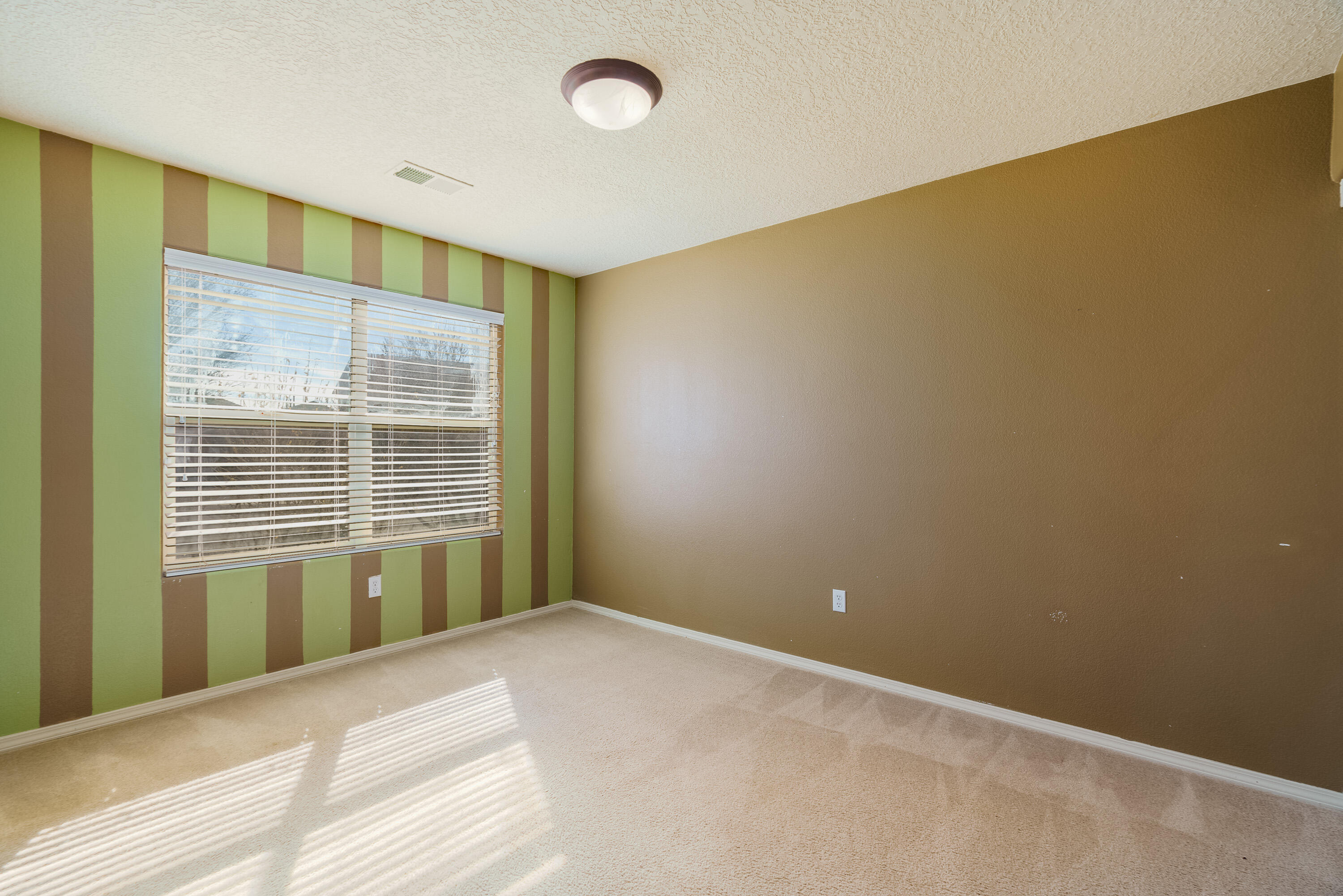 1319 SIDEWINDER Road NE