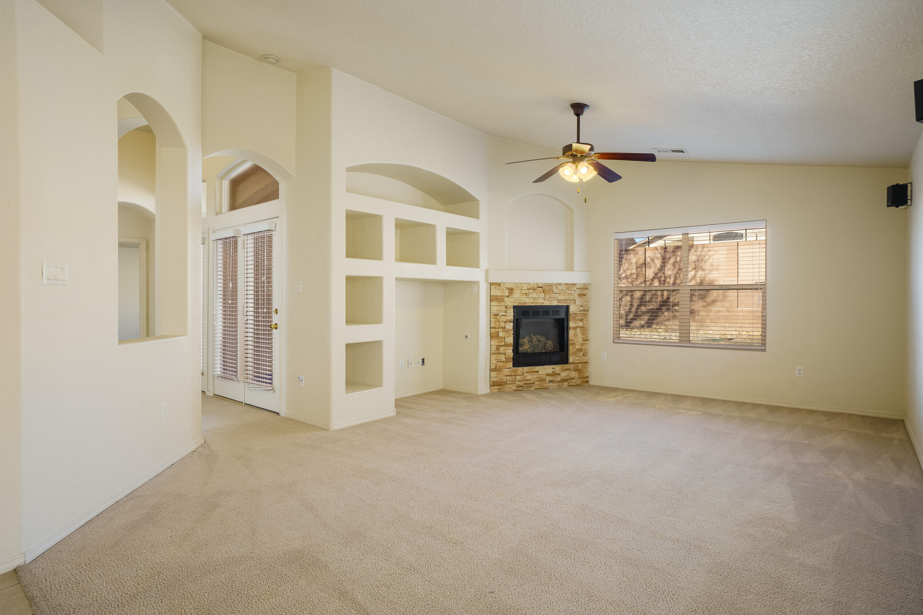 1319 SIDEWINDER Road NE