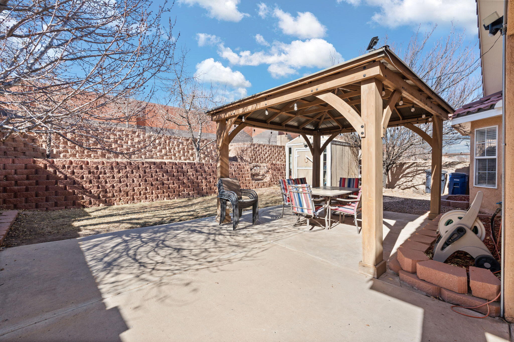 909 TAMBORA Street NW