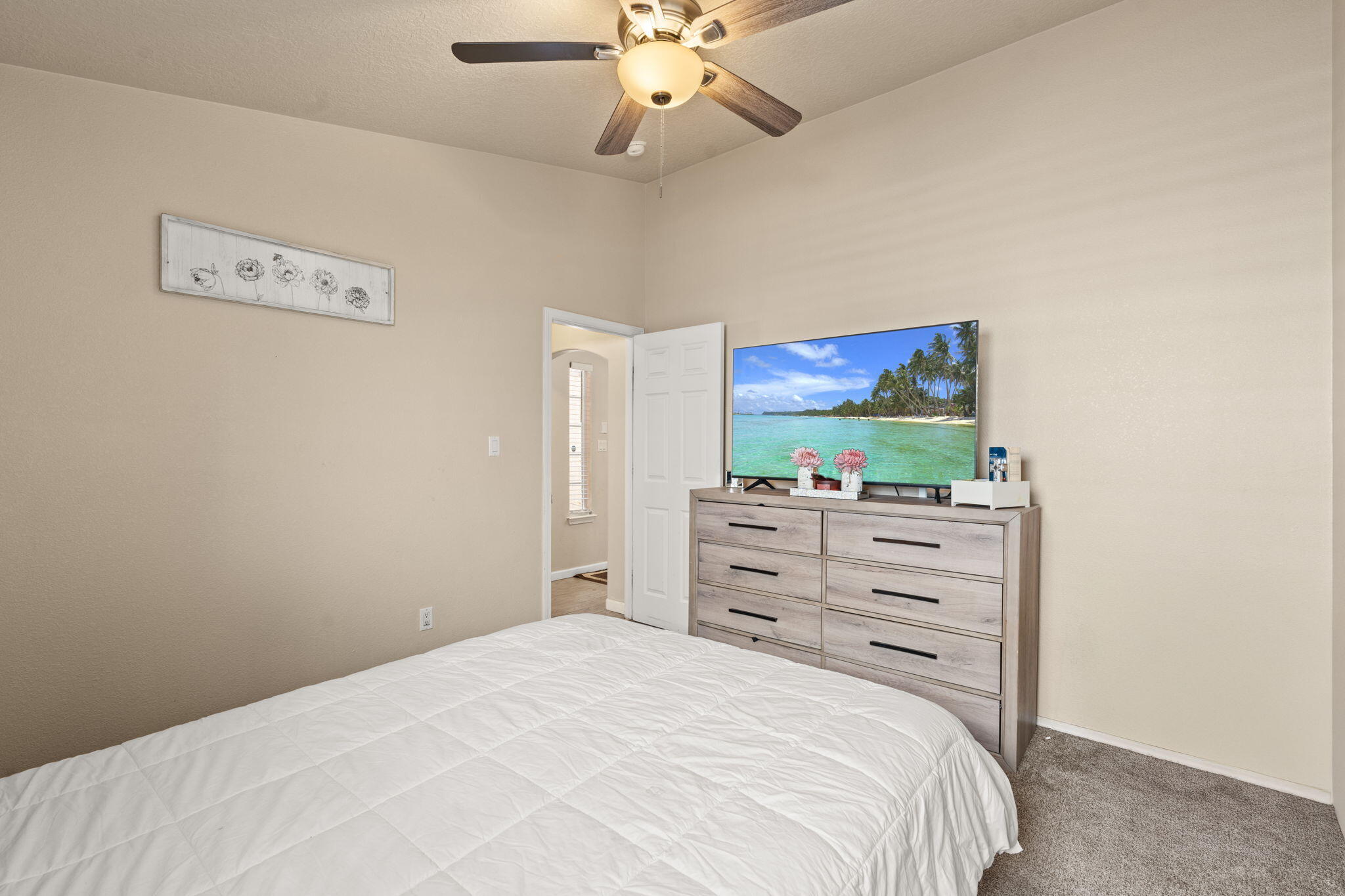 909 TAMBORA Street NW