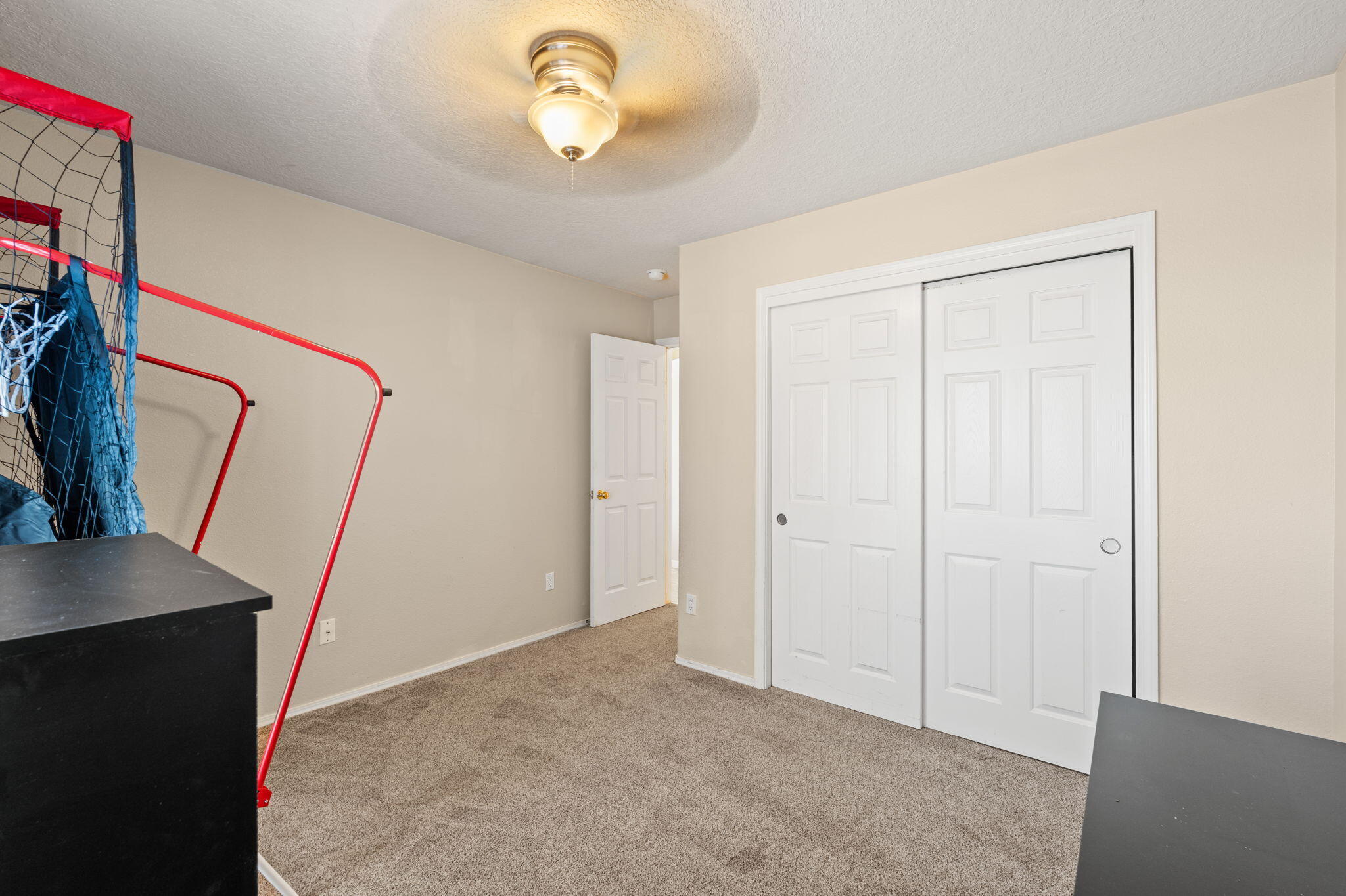 909 TAMBORA Street NW