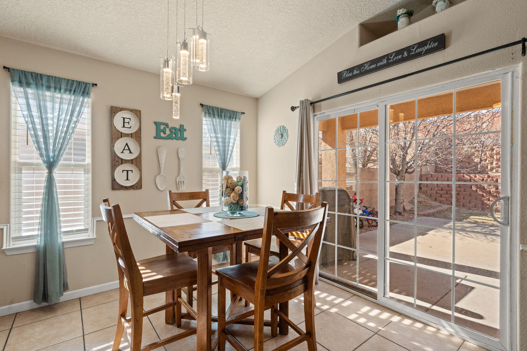 909 TAMBORA Street NW