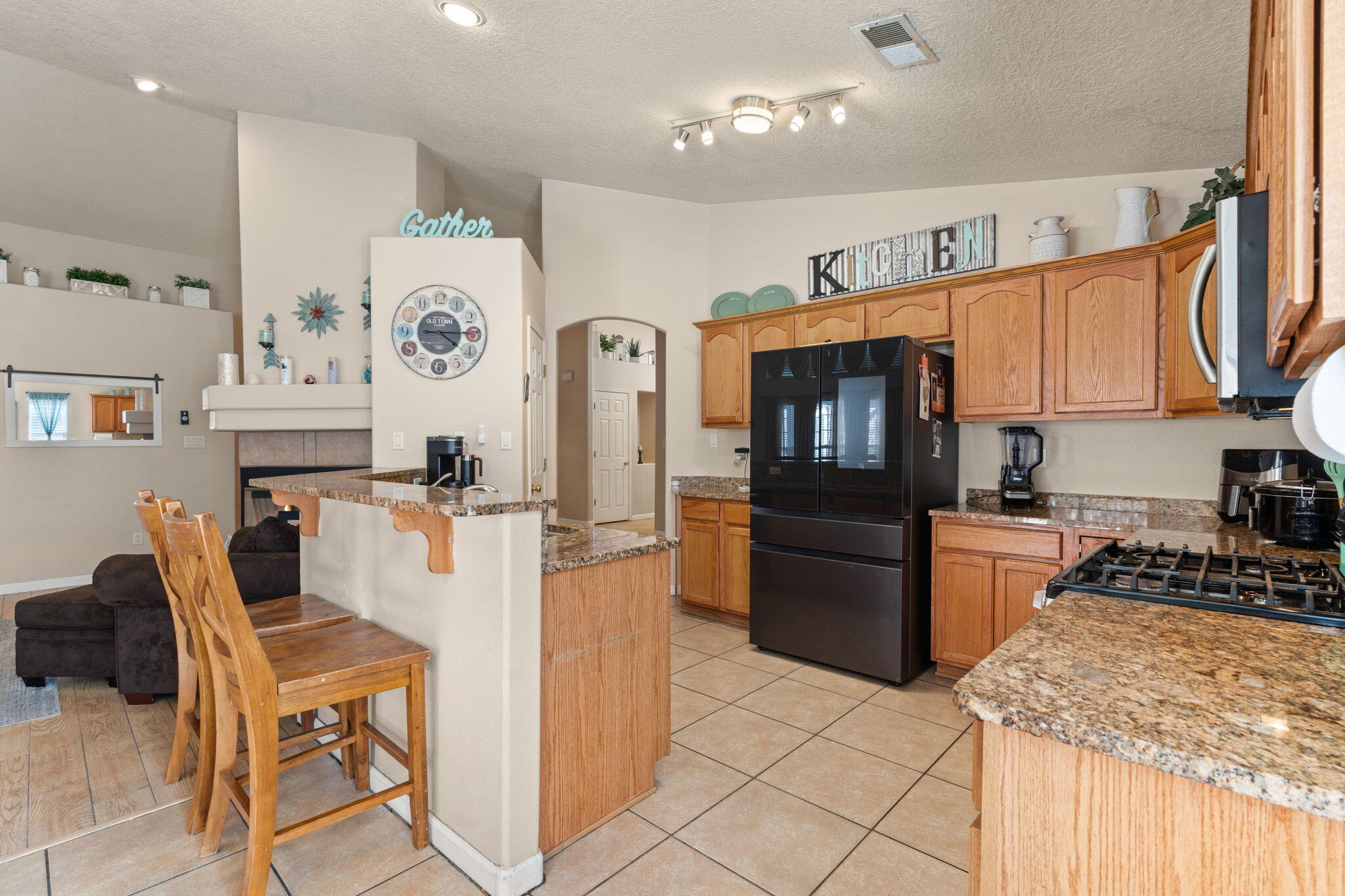 909 TAMBORA Street NW