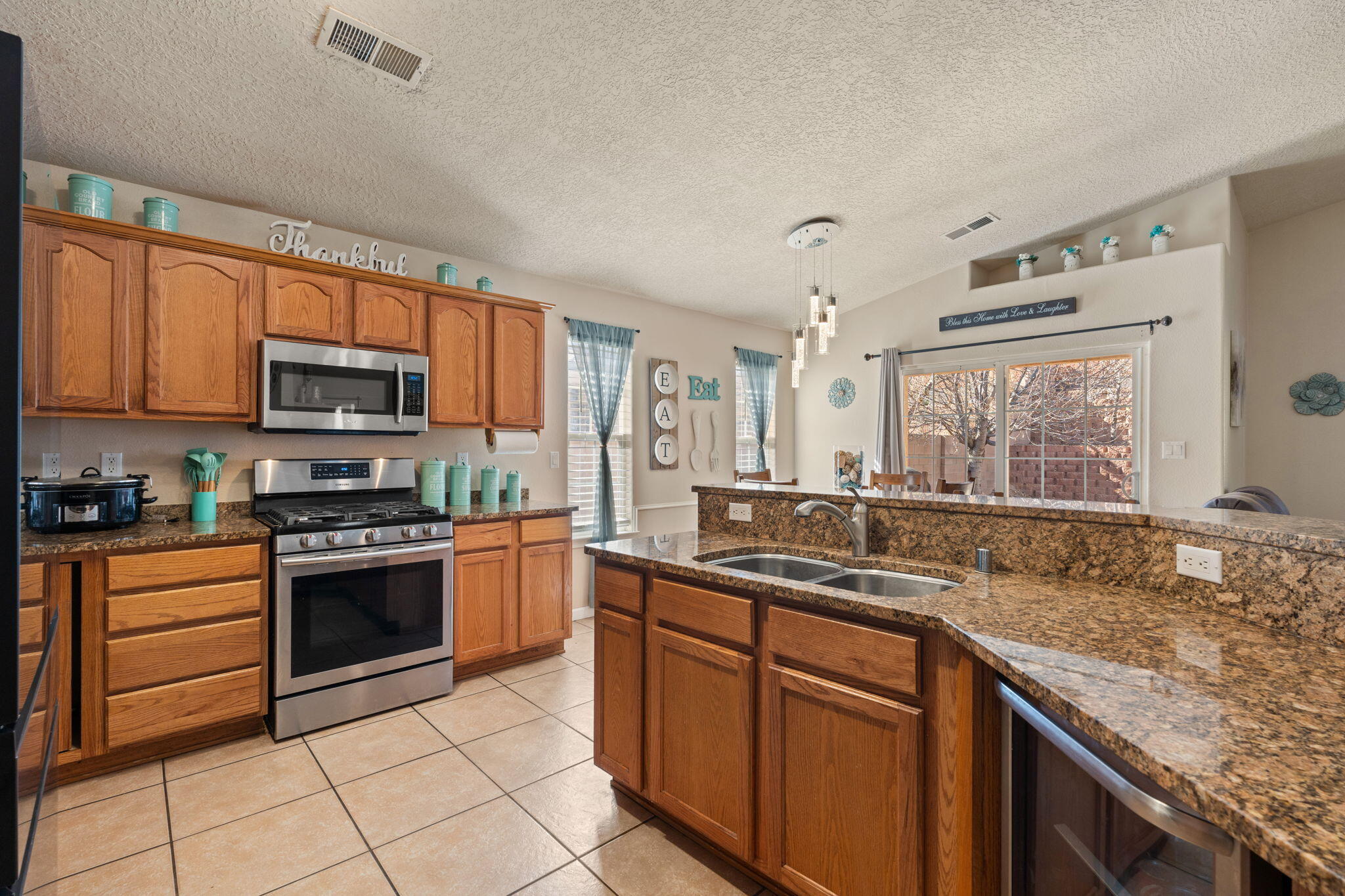 909 TAMBORA Street NW