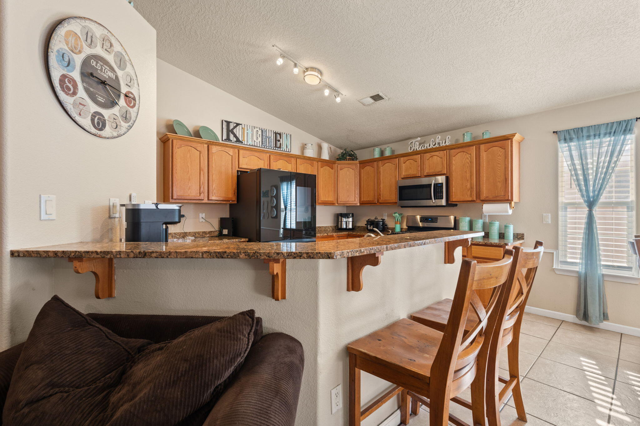 909 TAMBORA Street NW