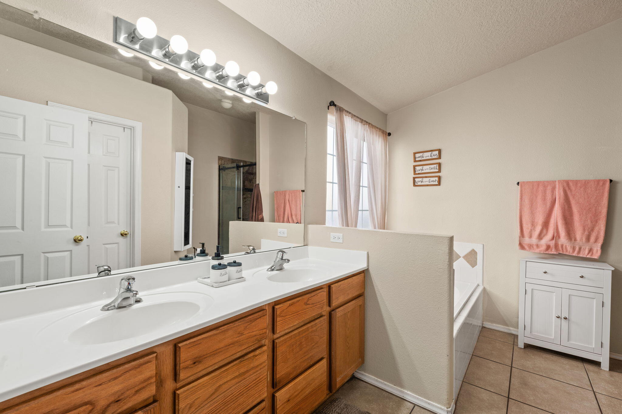 909 TAMBORA Street NW