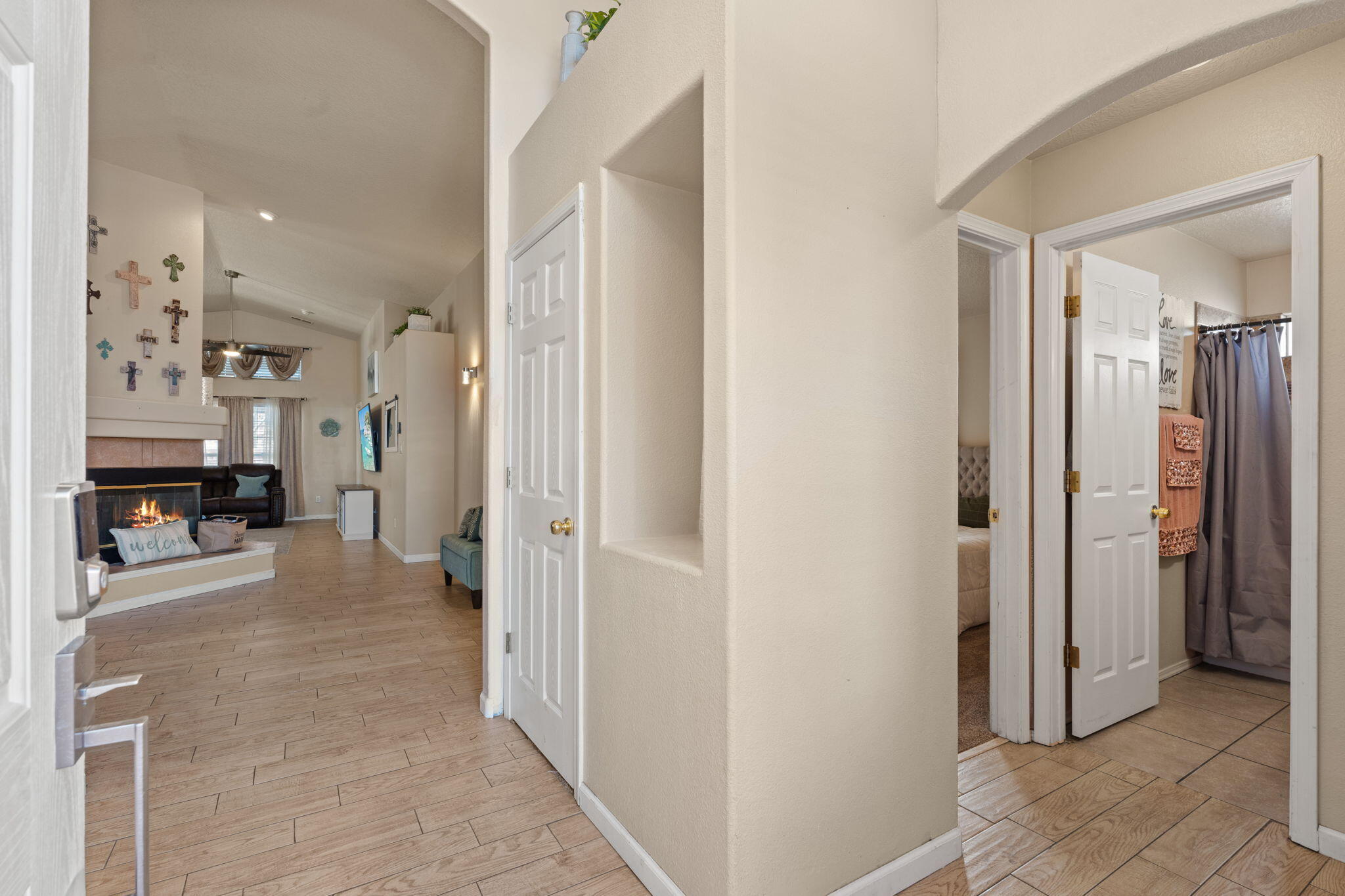 909 TAMBORA Street NW