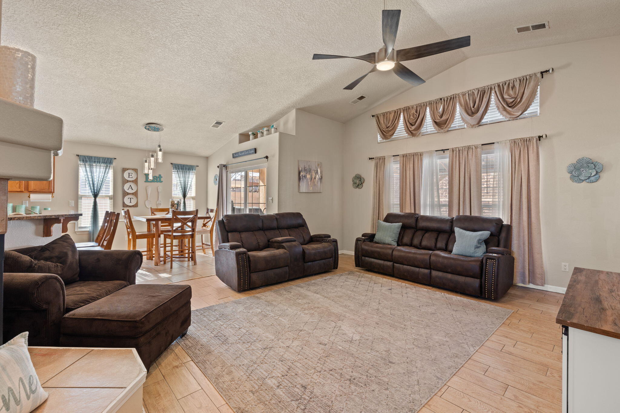 909 TAMBORA Street NW