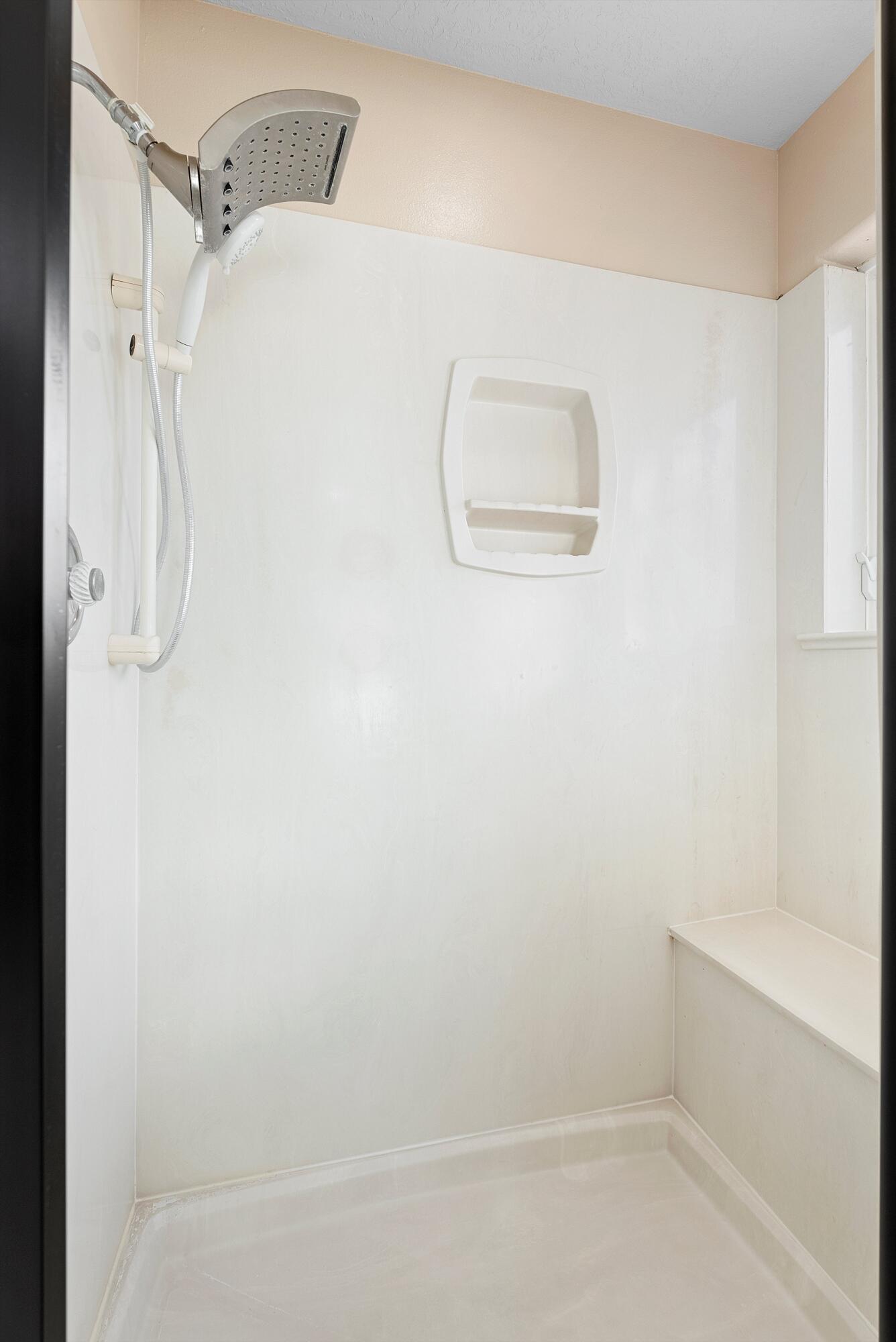 11211 OAKLAND Avenue NE