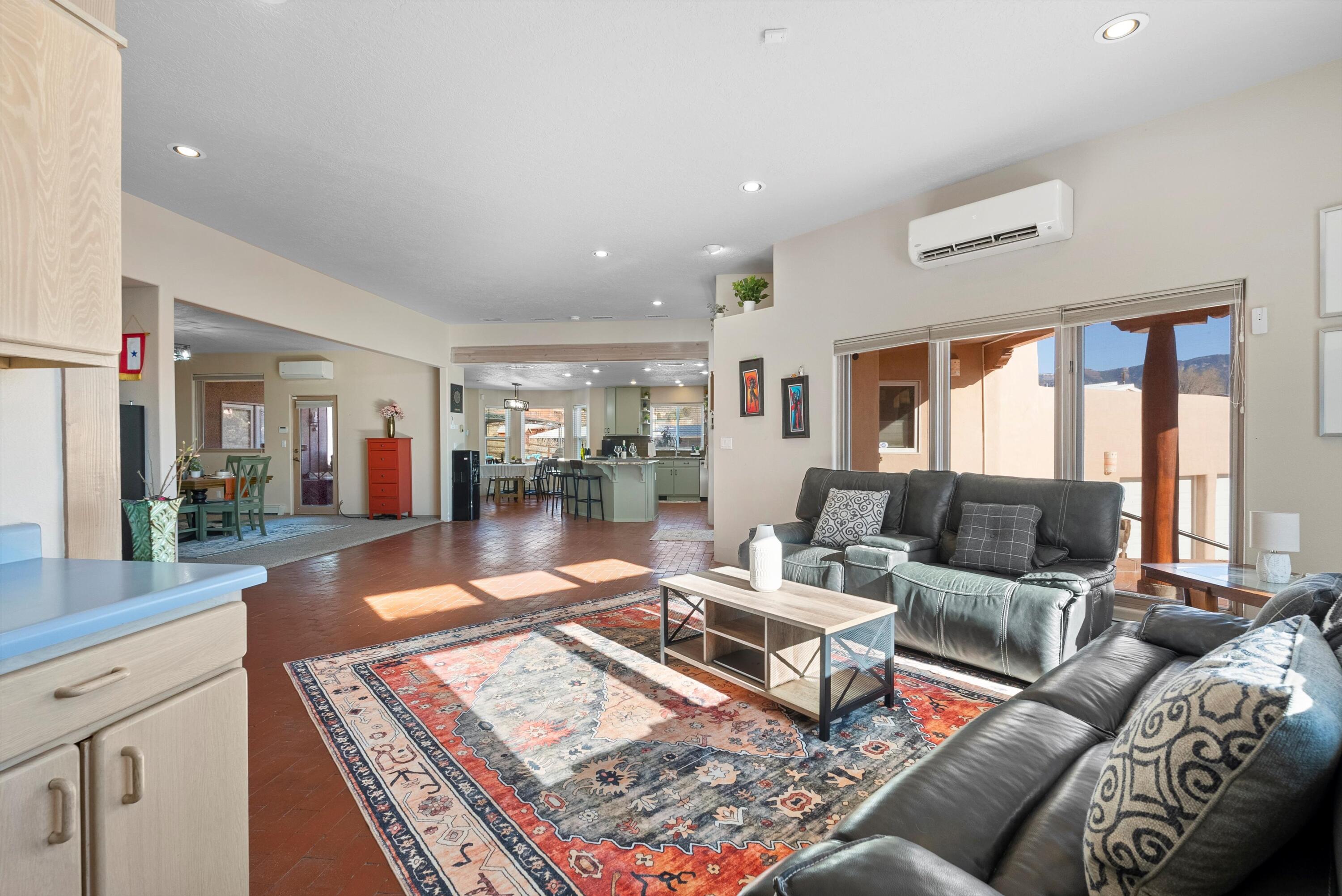 11211 OAKLAND Avenue NE