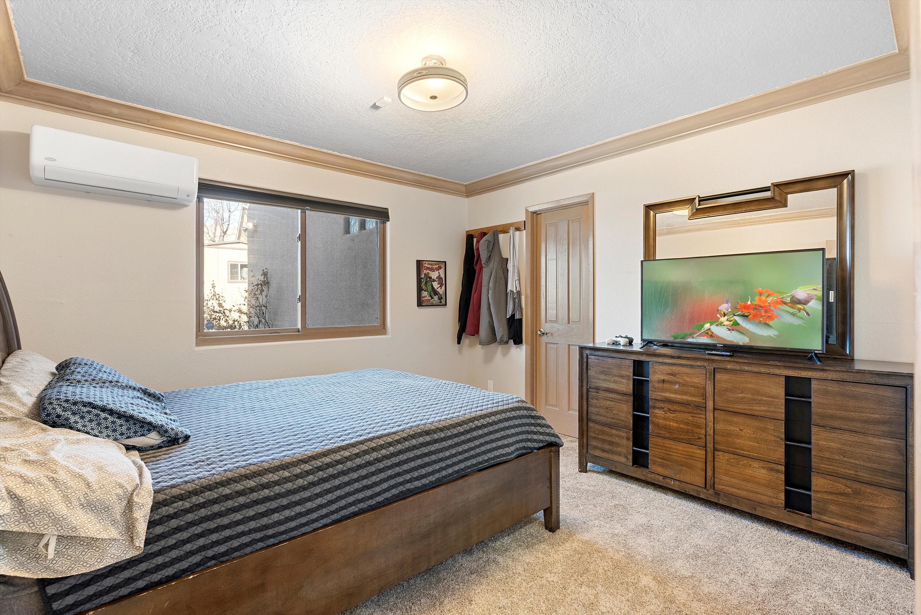 11211 OAKLAND Avenue NE