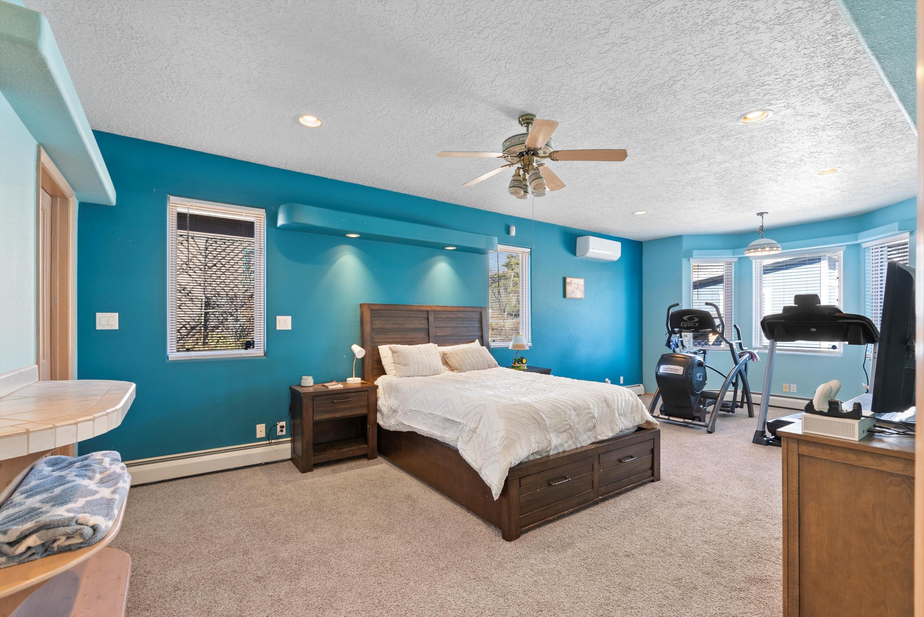 11211 OAKLAND Avenue NE