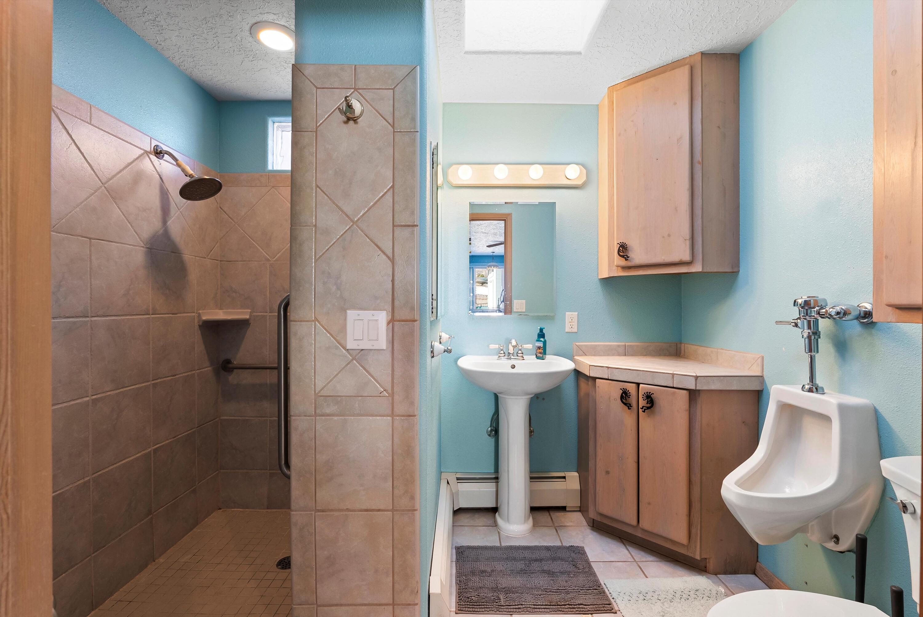 11211 OAKLAND Avenue NE