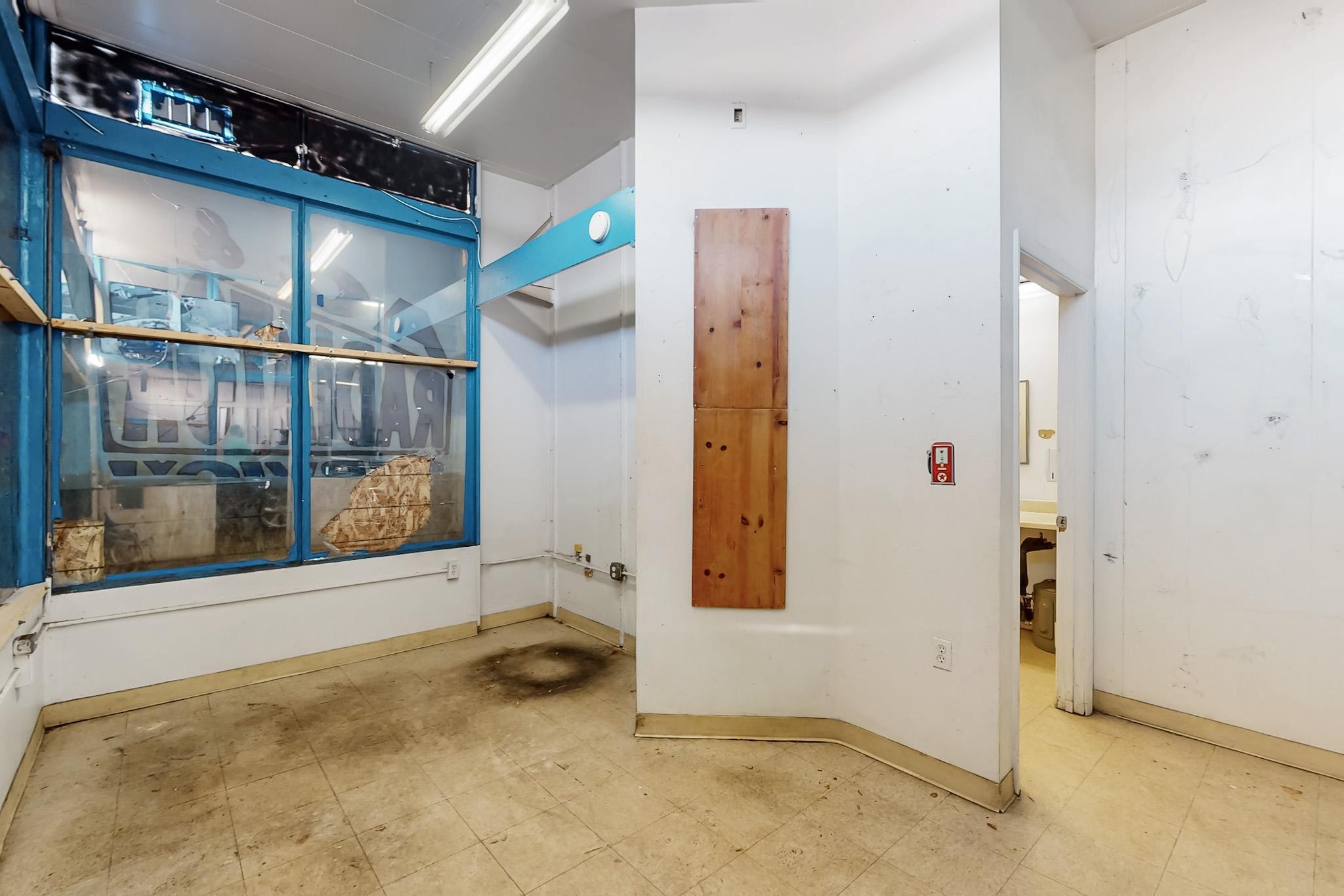 1220 JUAN TABO Boulevard NE