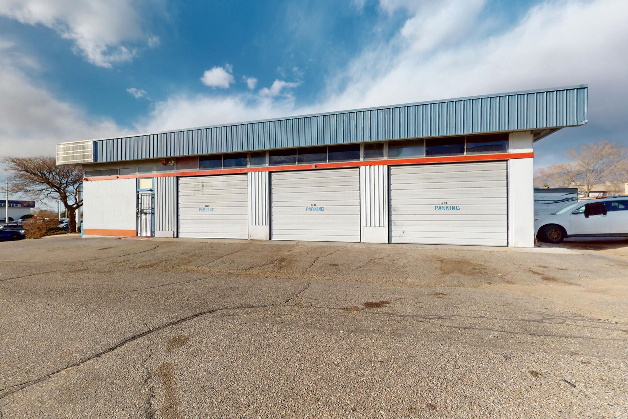 1220 JUAN TABO Boulevard NE