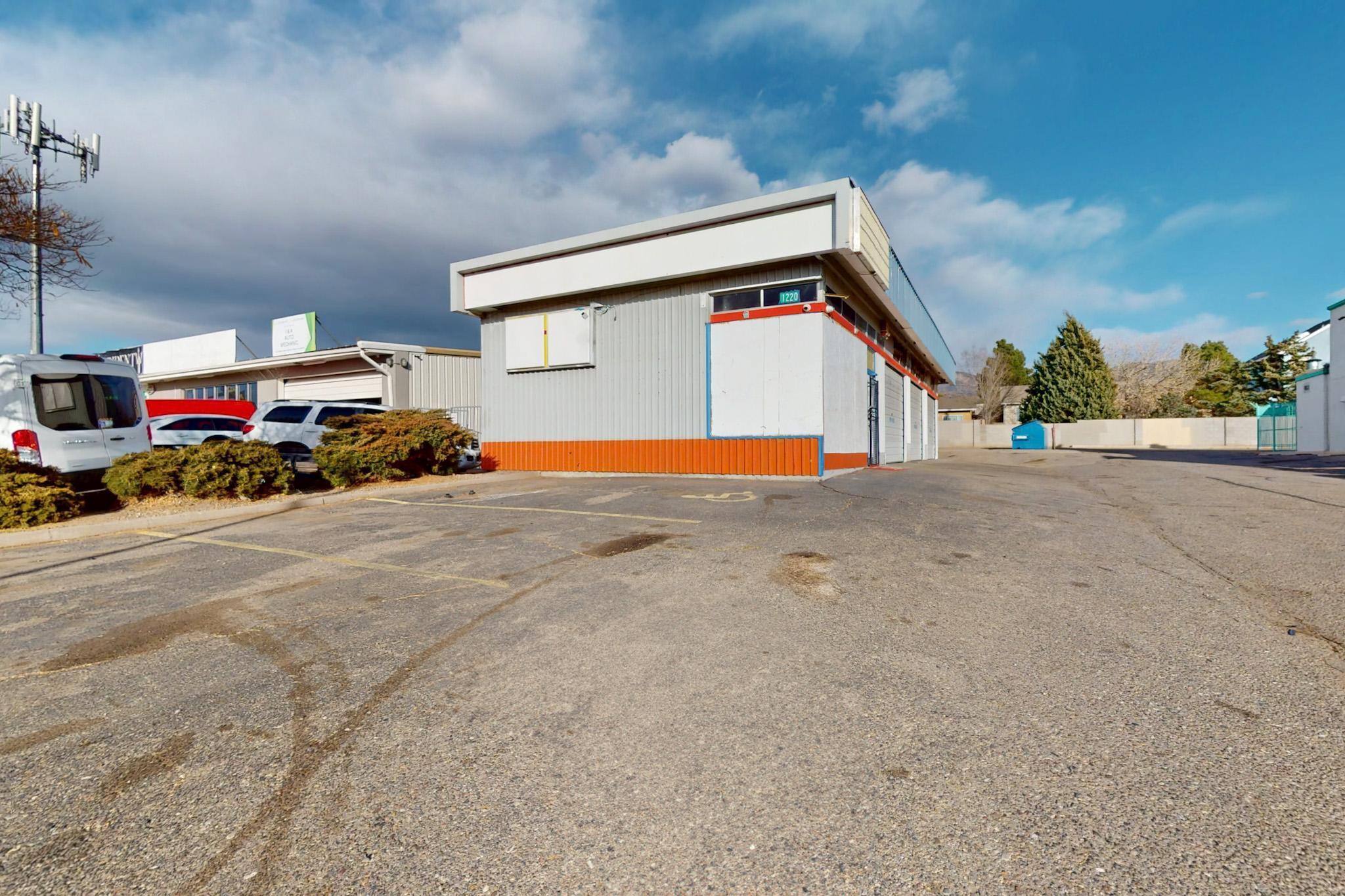 1220 JUAN TABO Boulevard NE