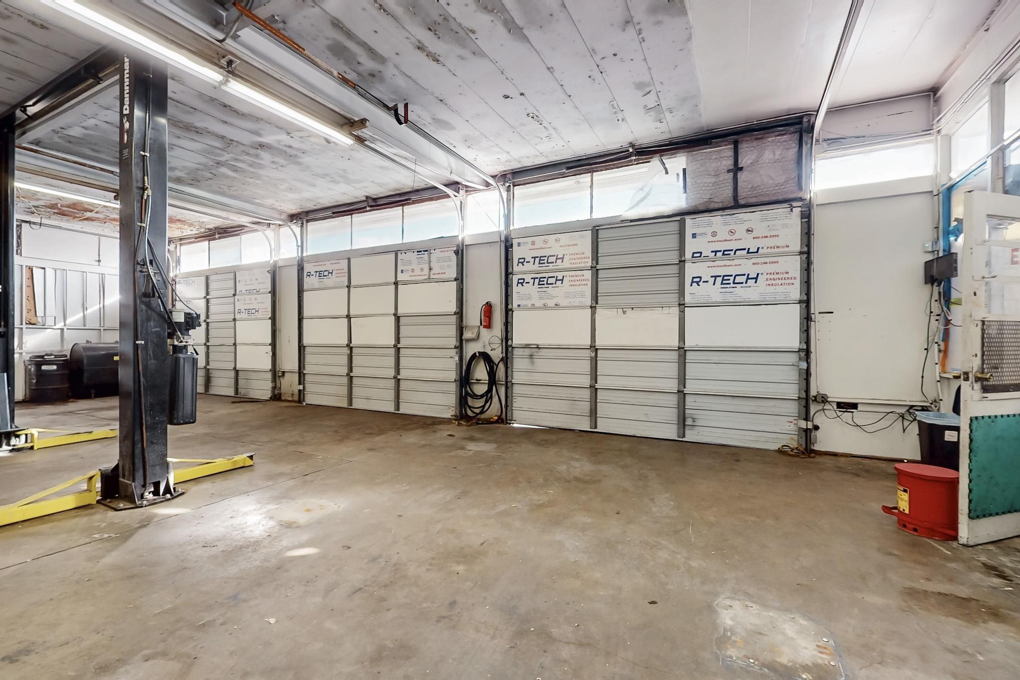 1220 JUAN TABO Boulevard NE