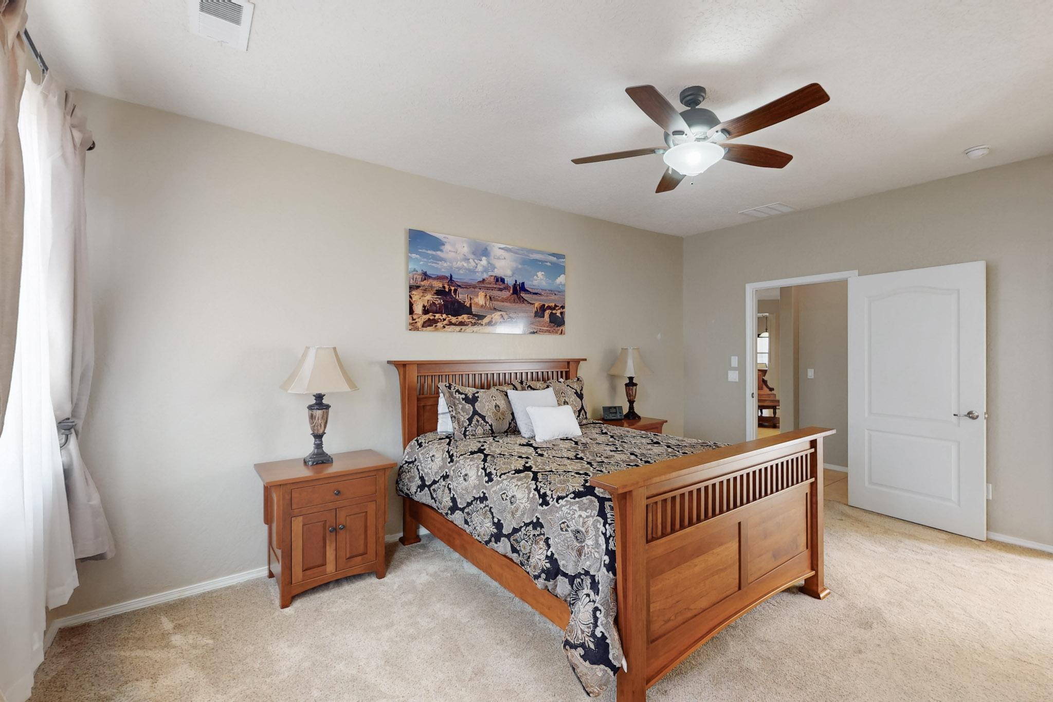 905 PRAIRIE ZINNIA Drive NE