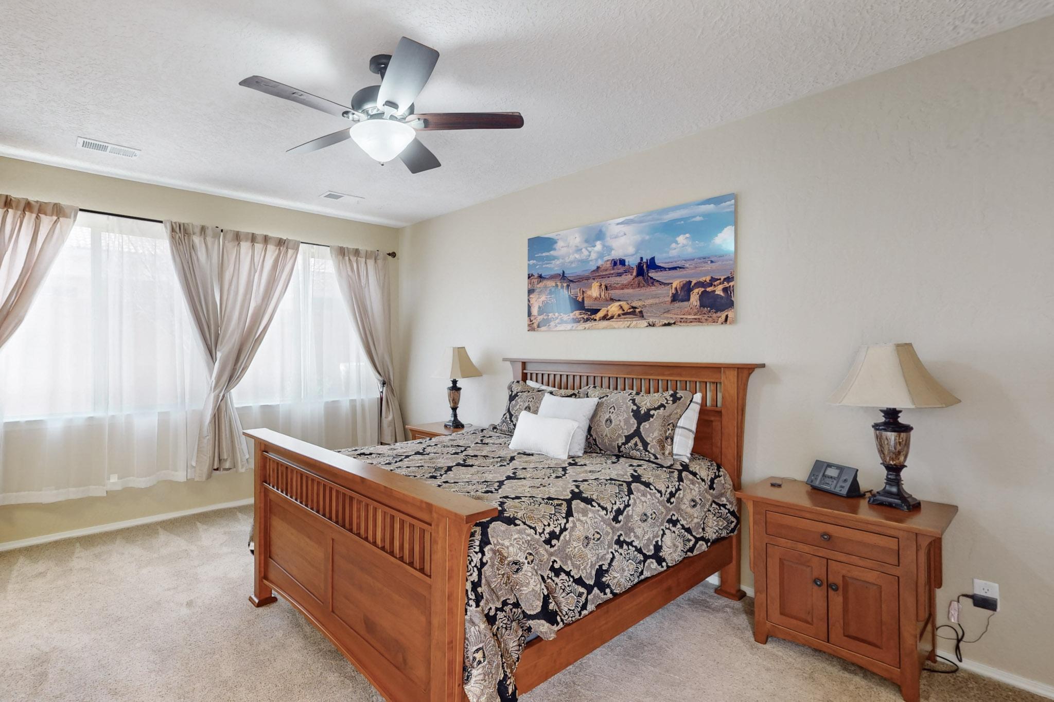 905 PRAIRIE ZINNIA Drive NE