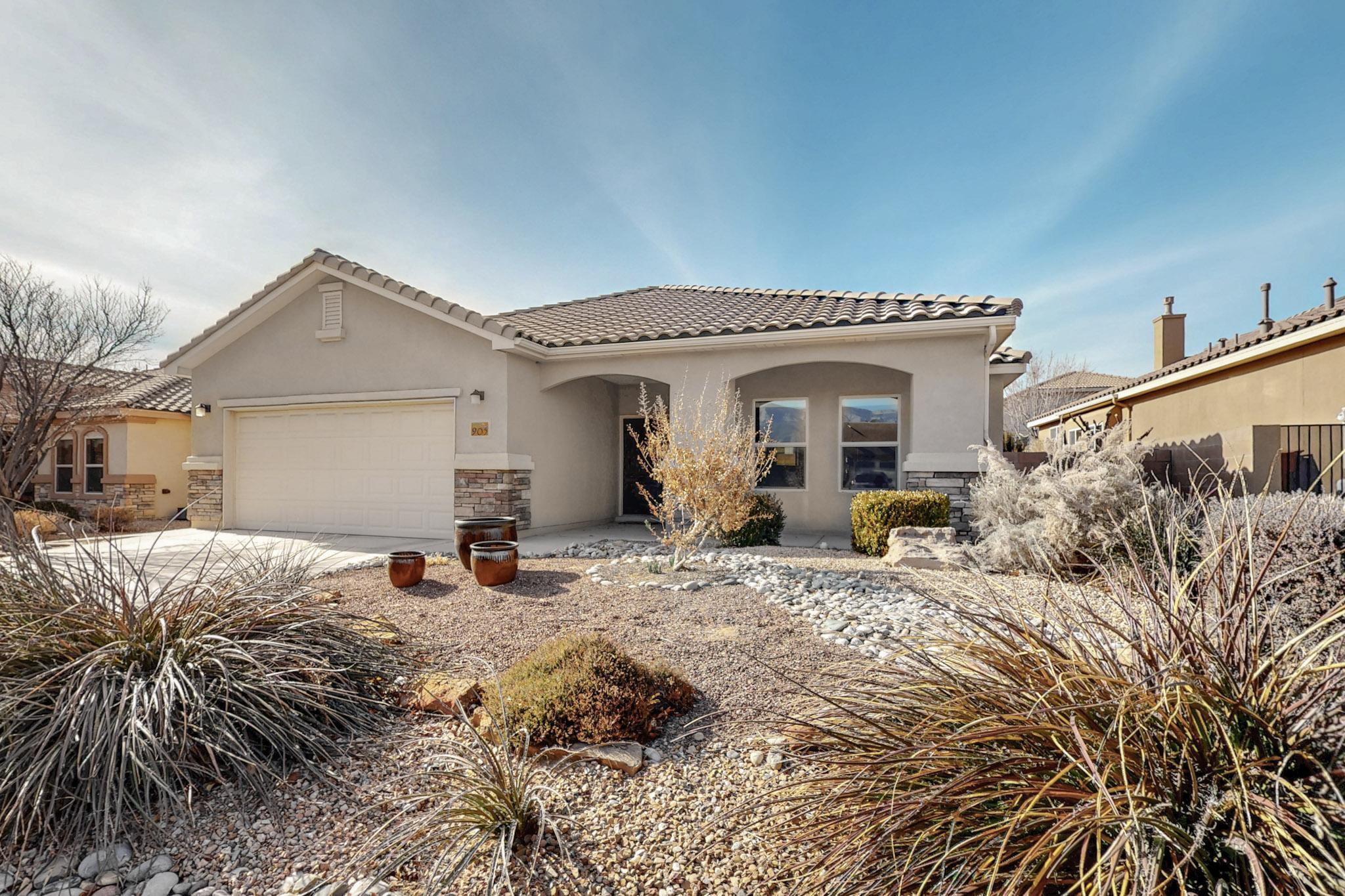 905 PRAIRIE ZINNIA Drive NE