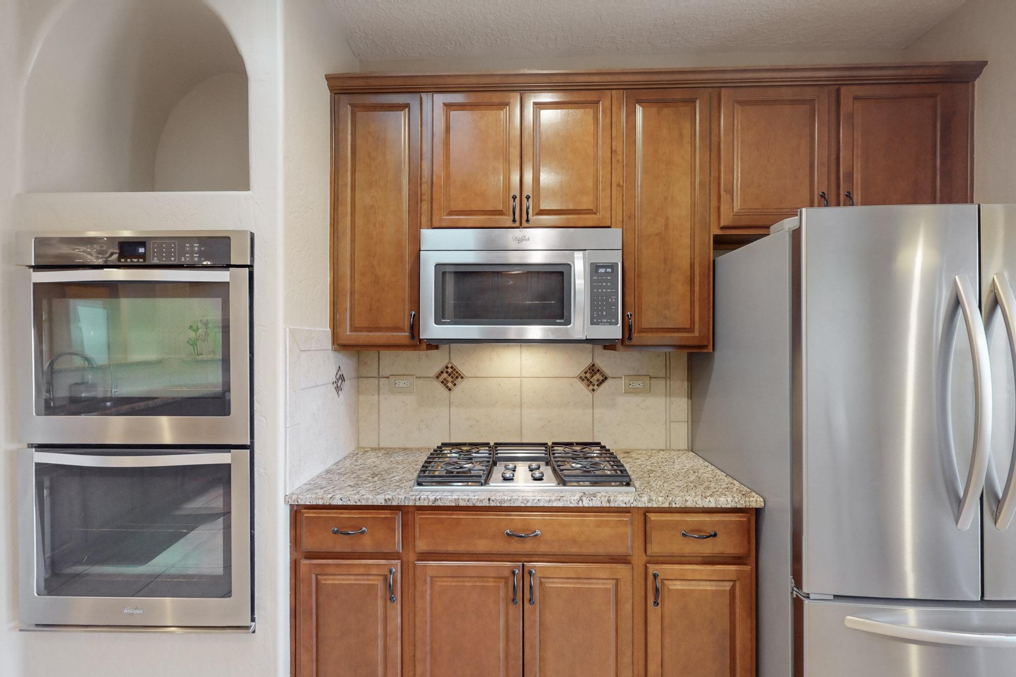 905 PRAIRIE ZINNIA Drive NE