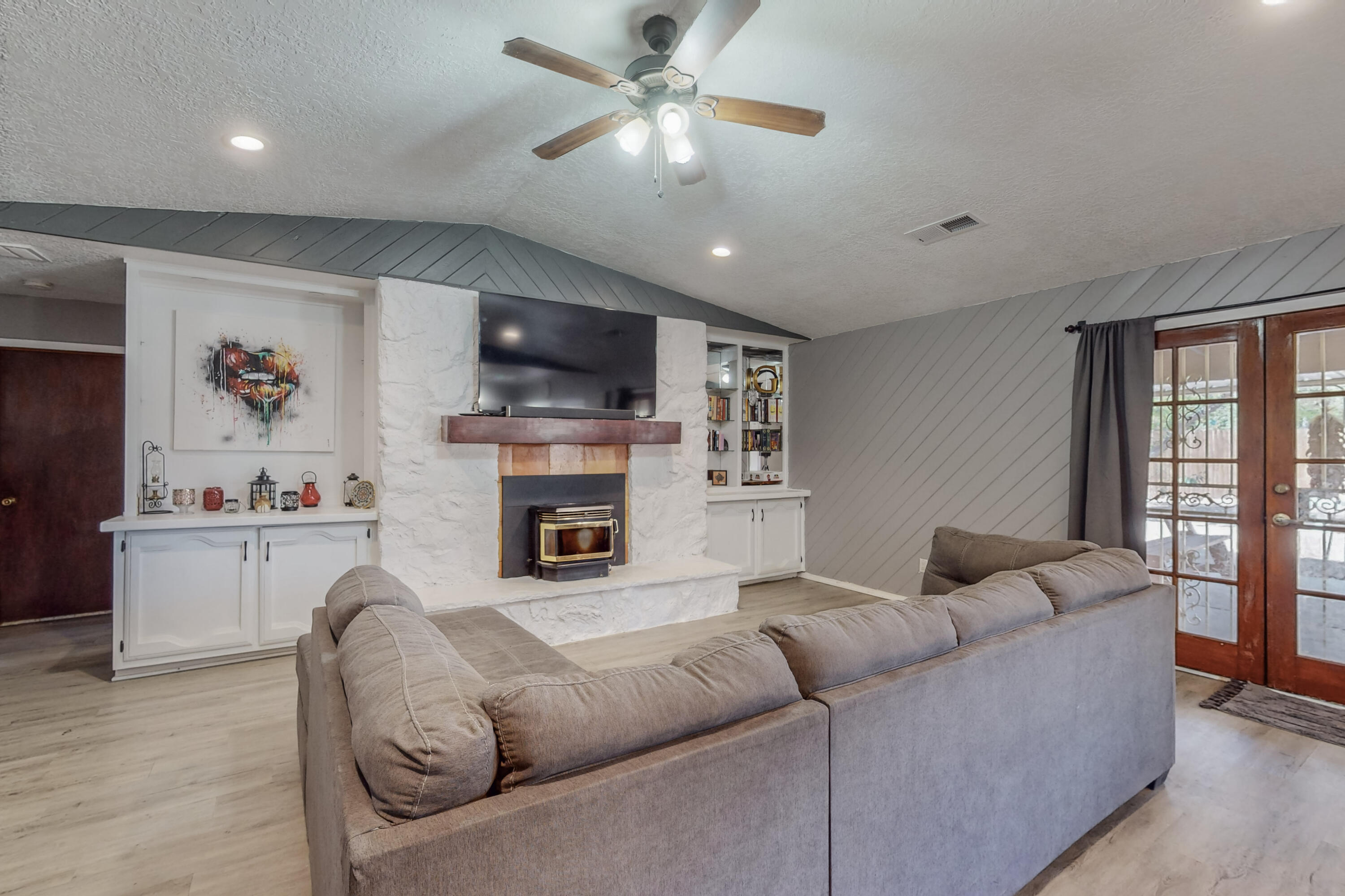 1706 UNITAS Court