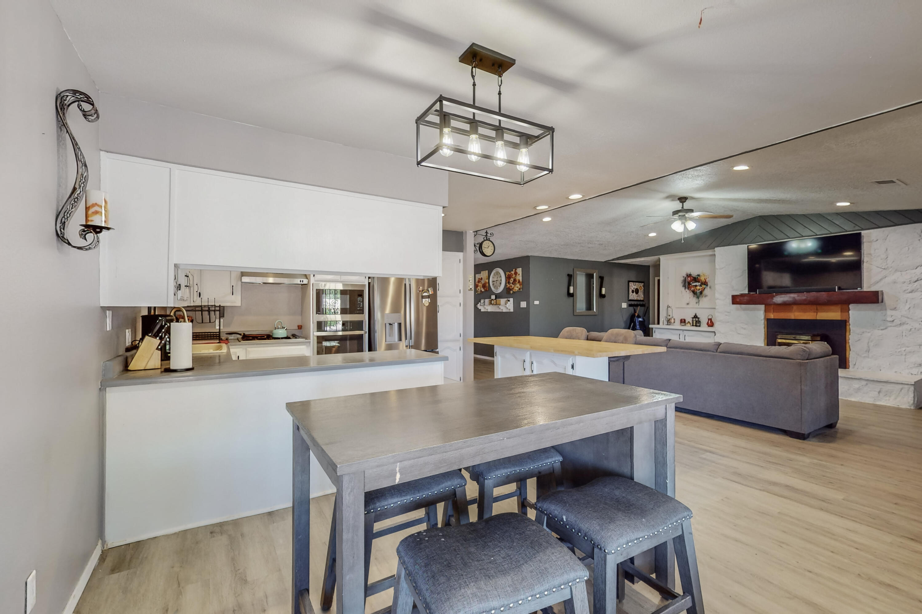 1706 UNITAS Court