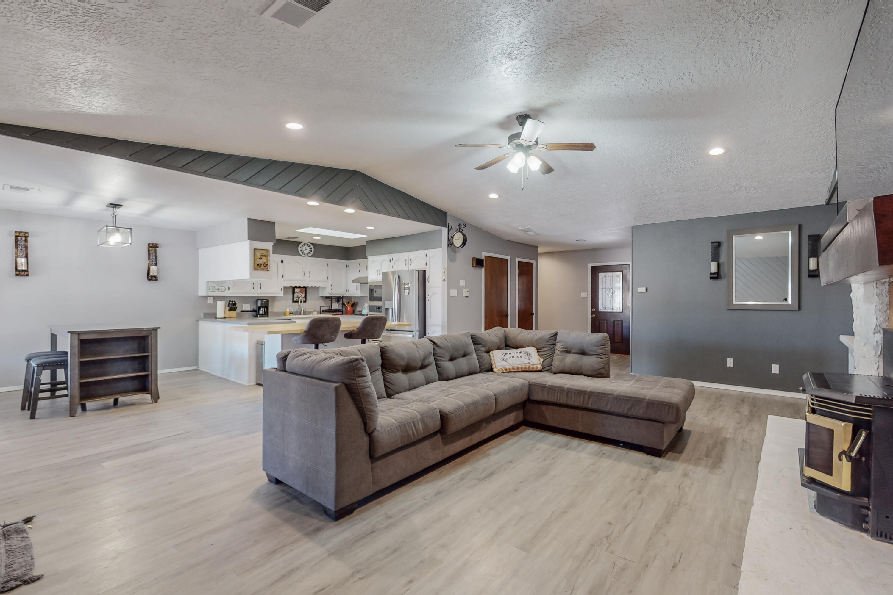 1706 UNITAS Court
