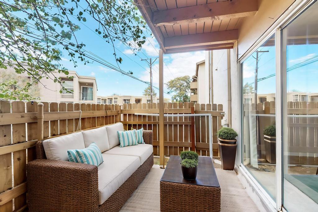 3855 MONTGOMERY Boulevard NE 1102