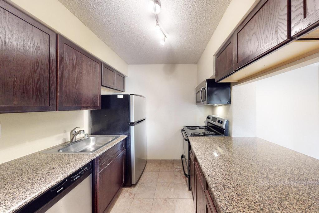 3845 MONTGOMERY Boulevard NE 938