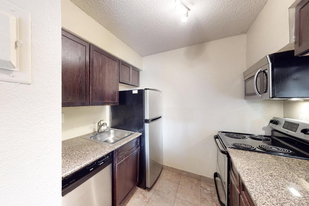 3845 MONTGOMERY Boulevard NE 938