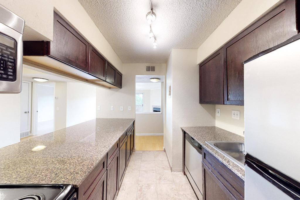 3845 MONTGOMERY Boulevard NE 938