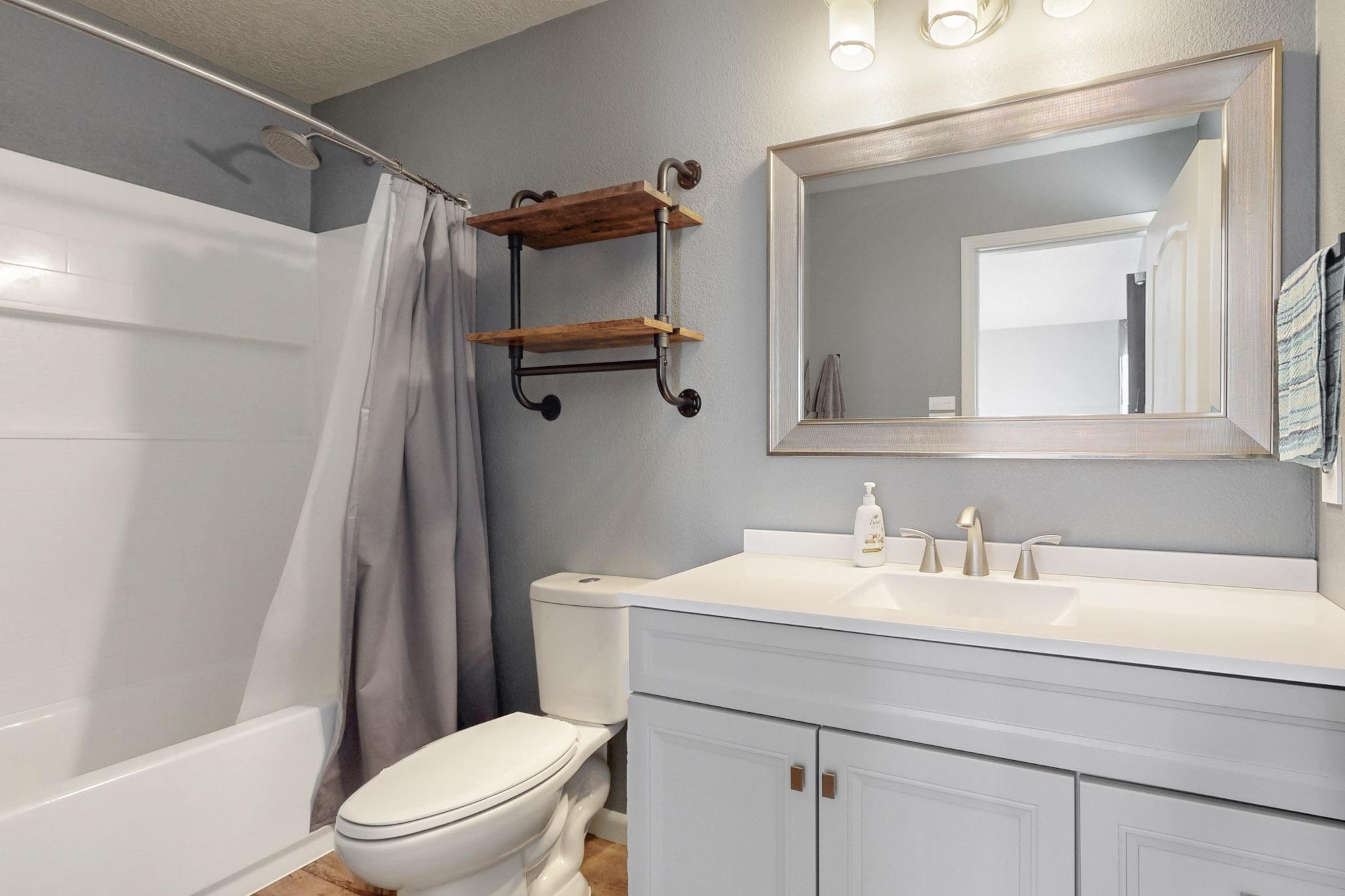 3725 LUCID MEADOWS Drive NE