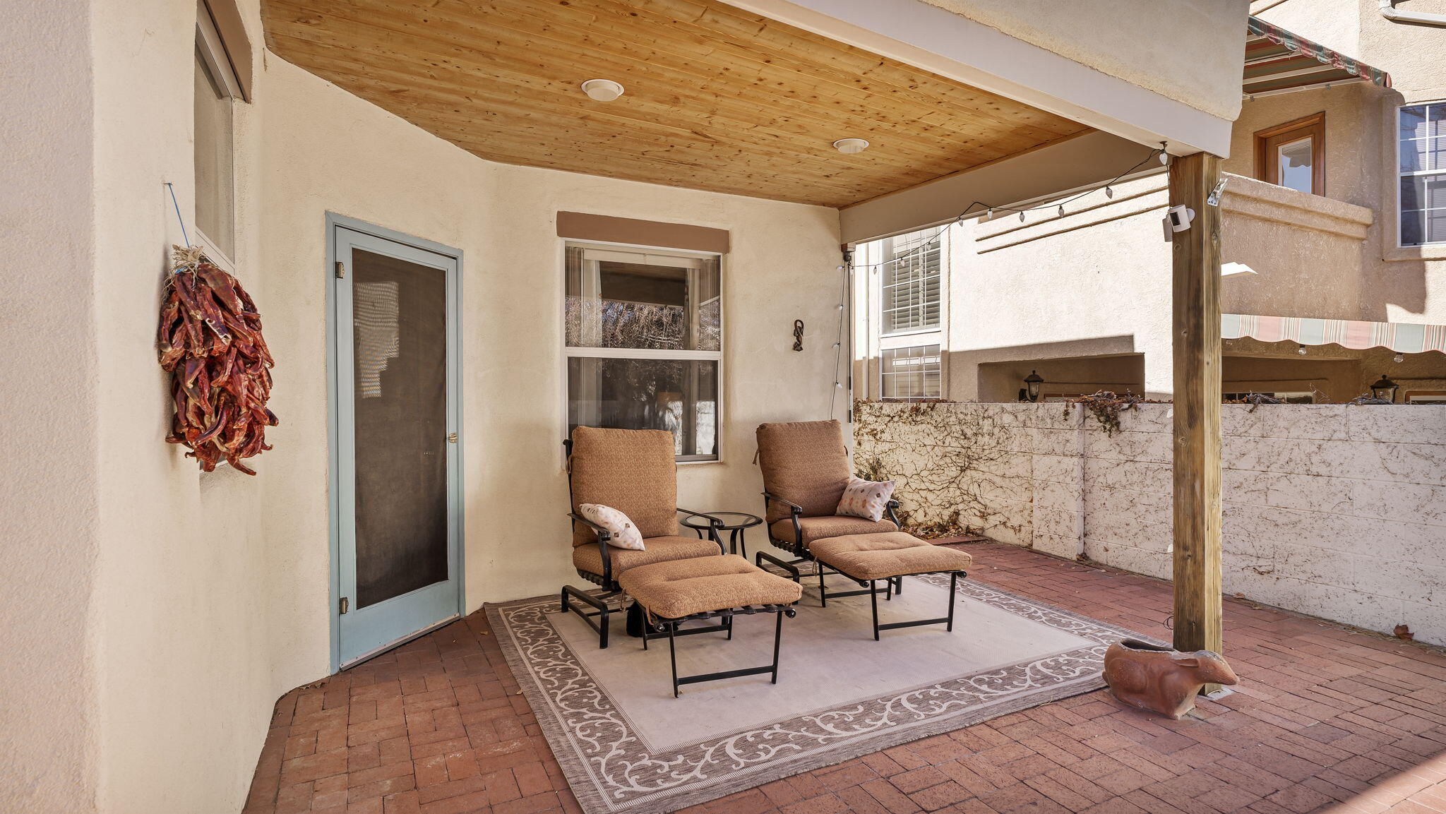 6304 CANTERBURY NE