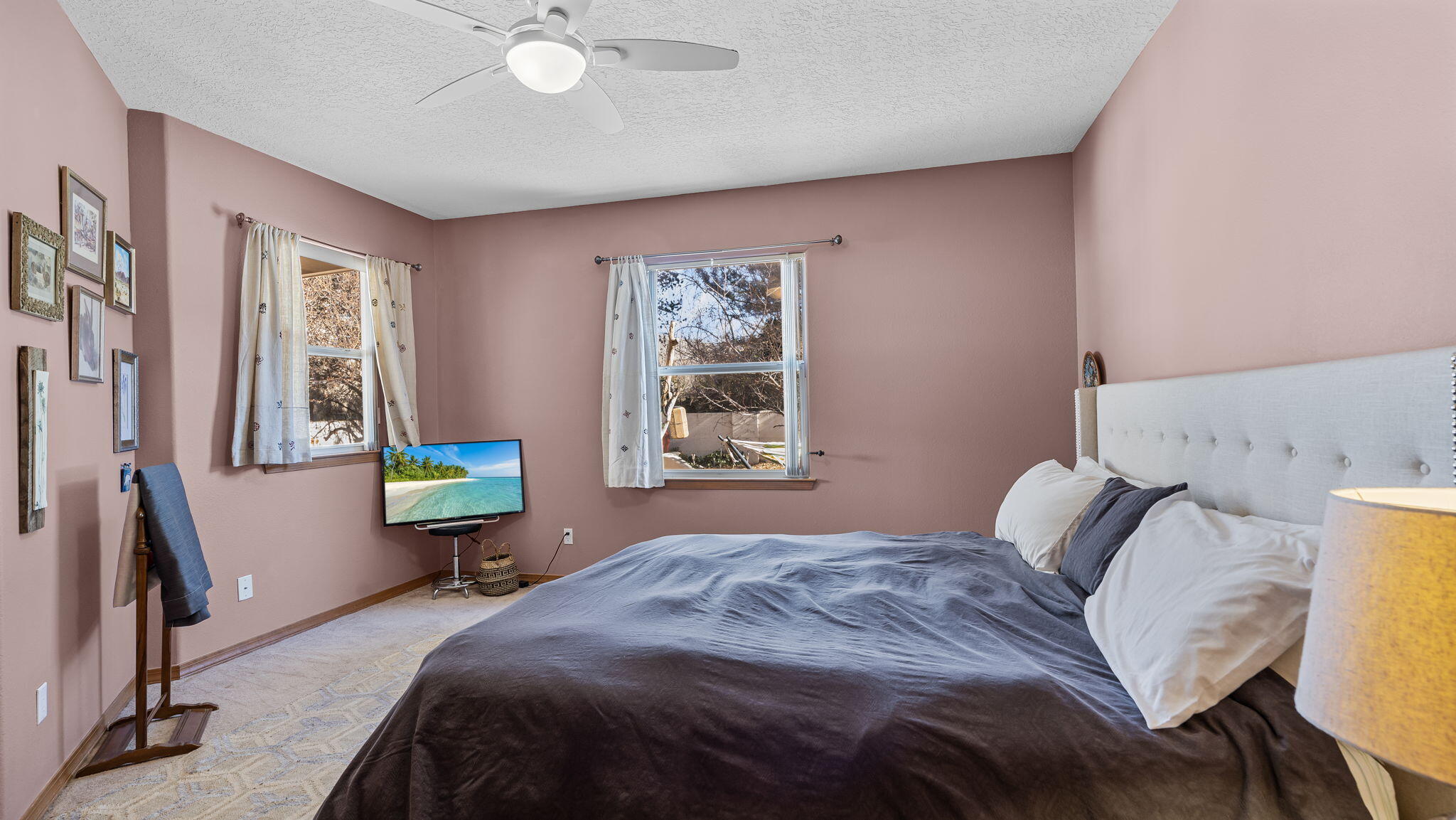 6304 CANTERBURY NE