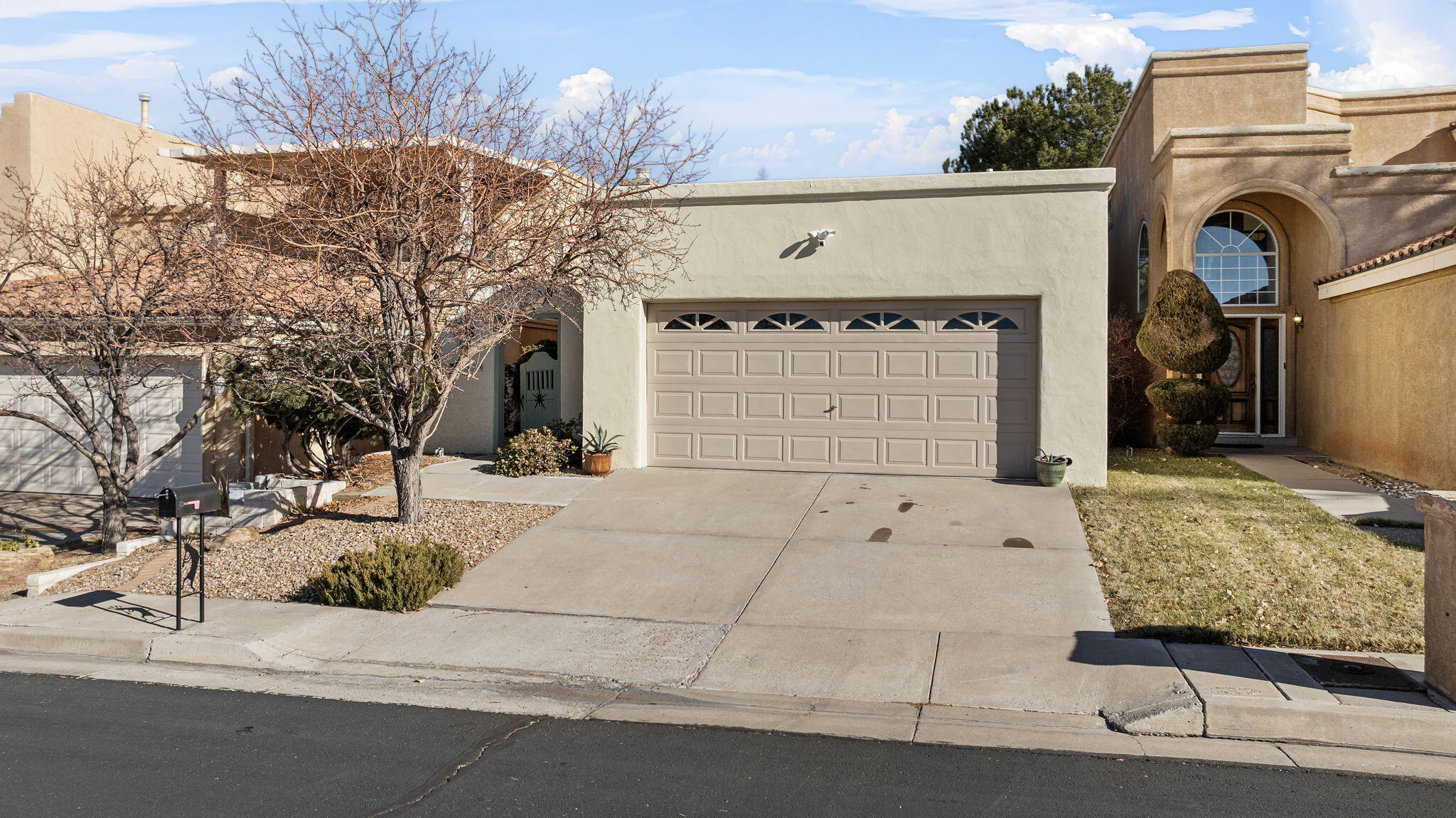 6304 CANTERBURY NE