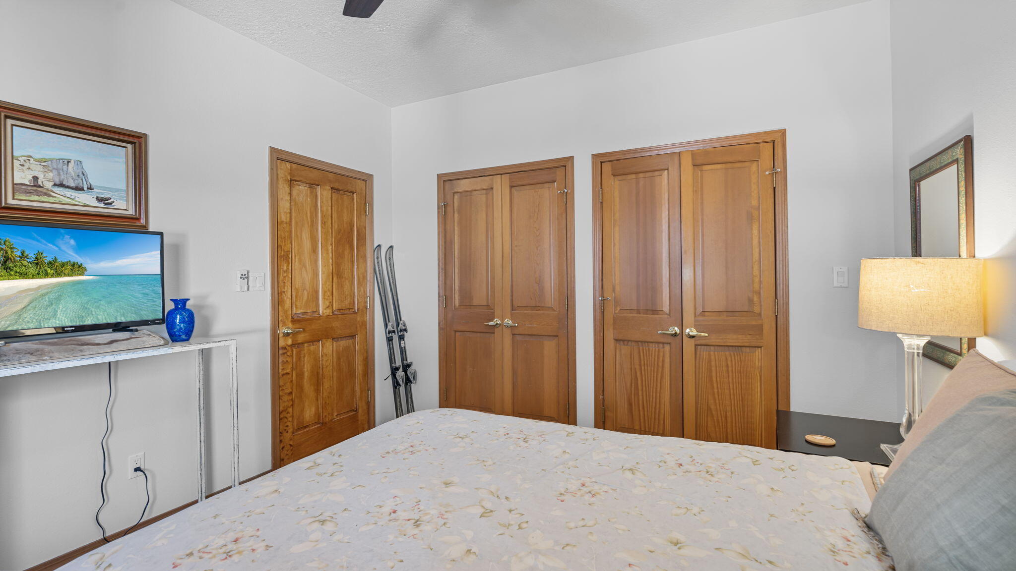 6304 CANTERBURY NE