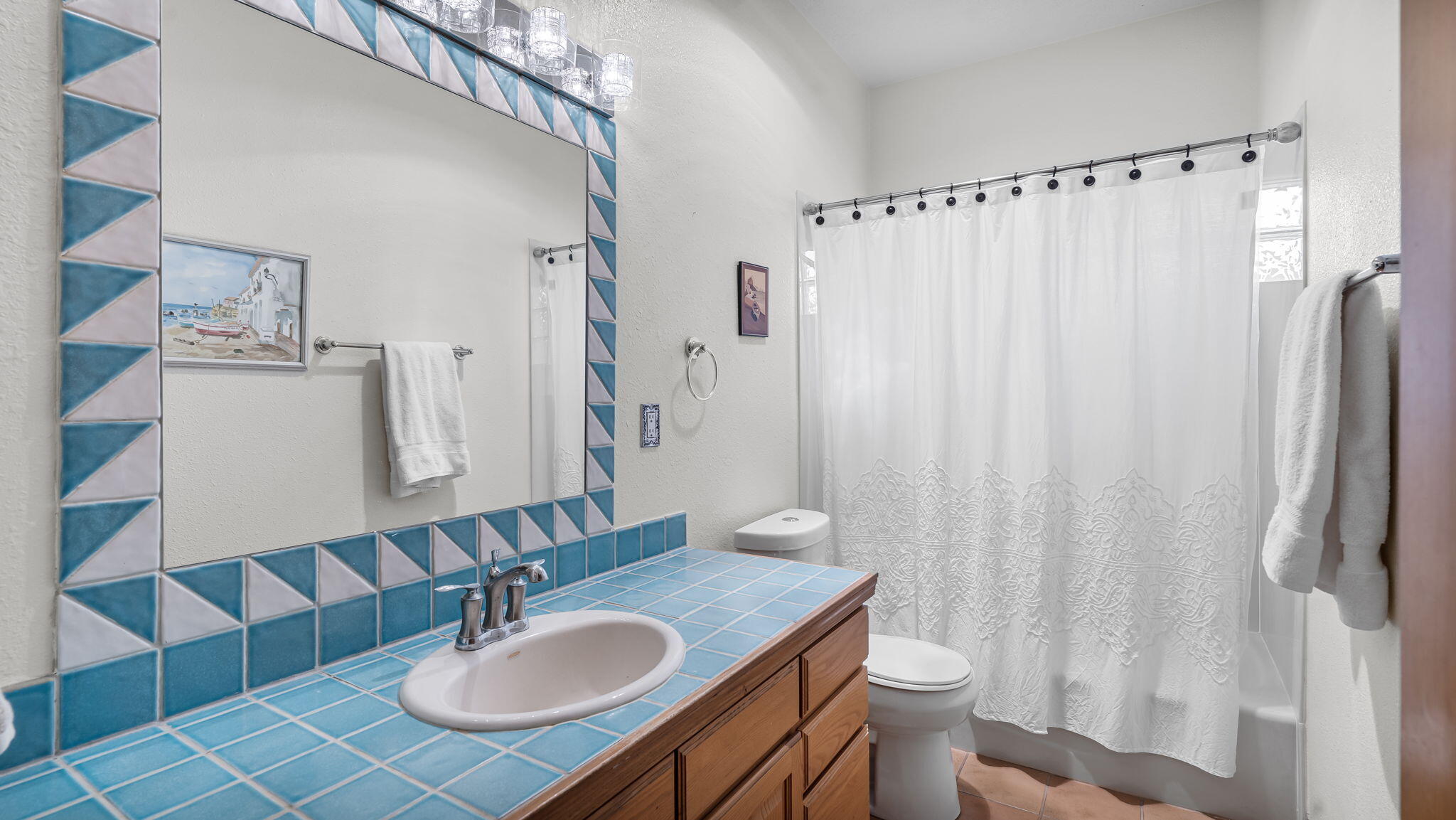 6304 CANTERBURY NE