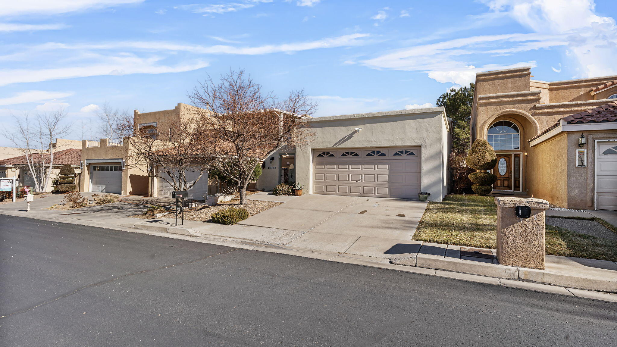 6304 CANTERBURY NE