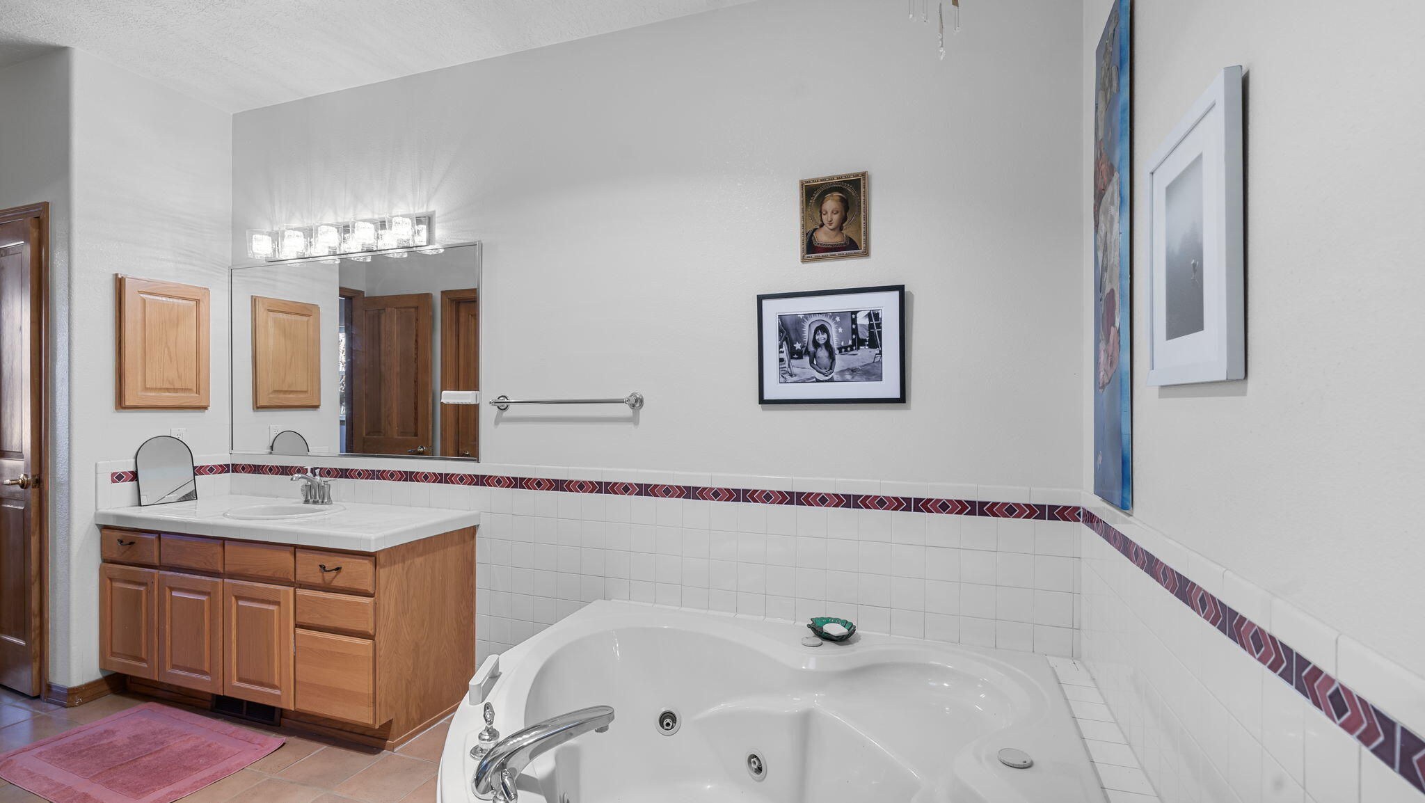 6304 CANTERBURY NE