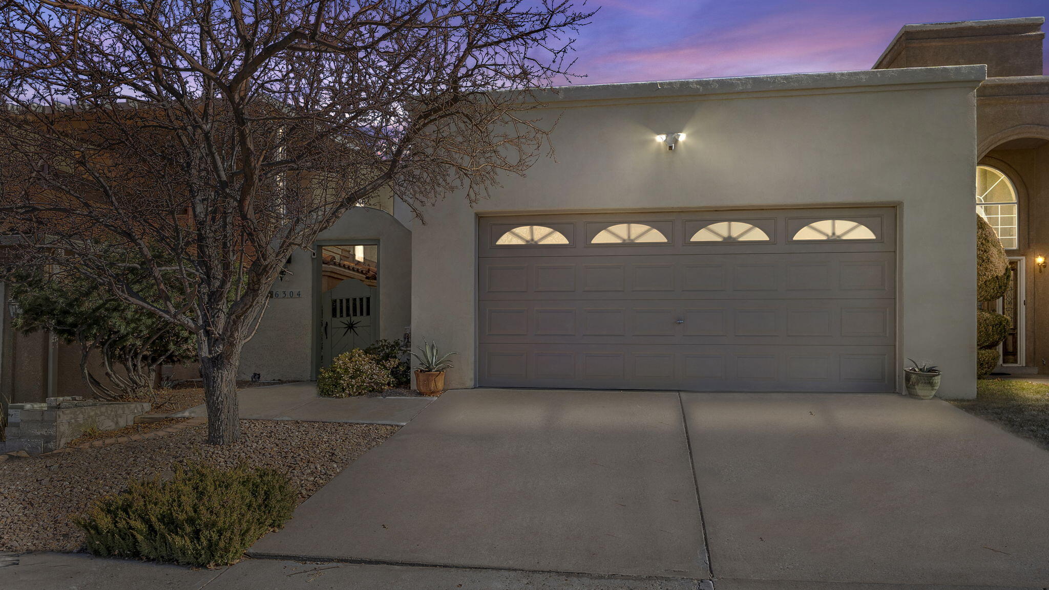 6304 CANTERBURY NE