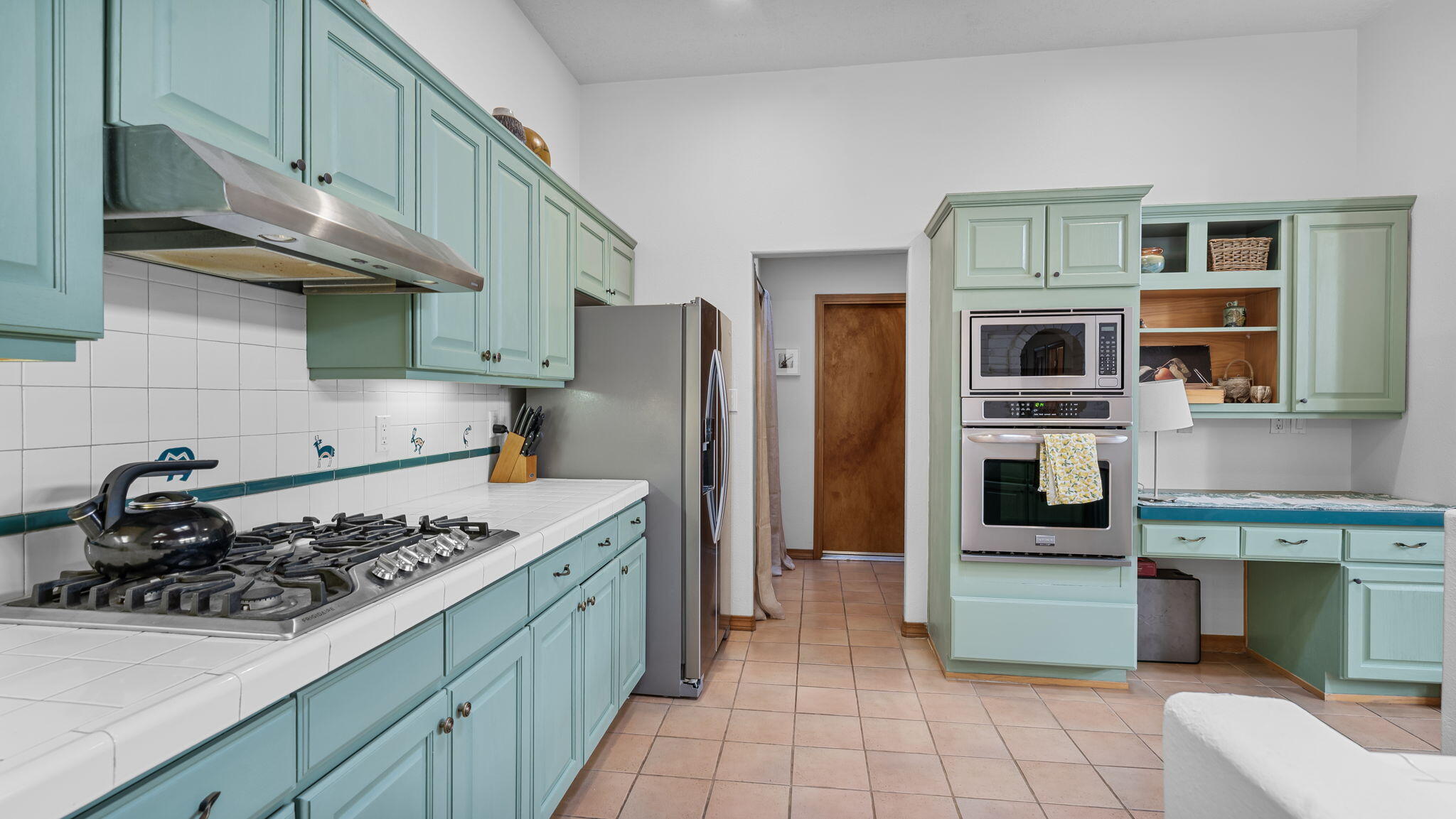 6304 CANTERBURY NE