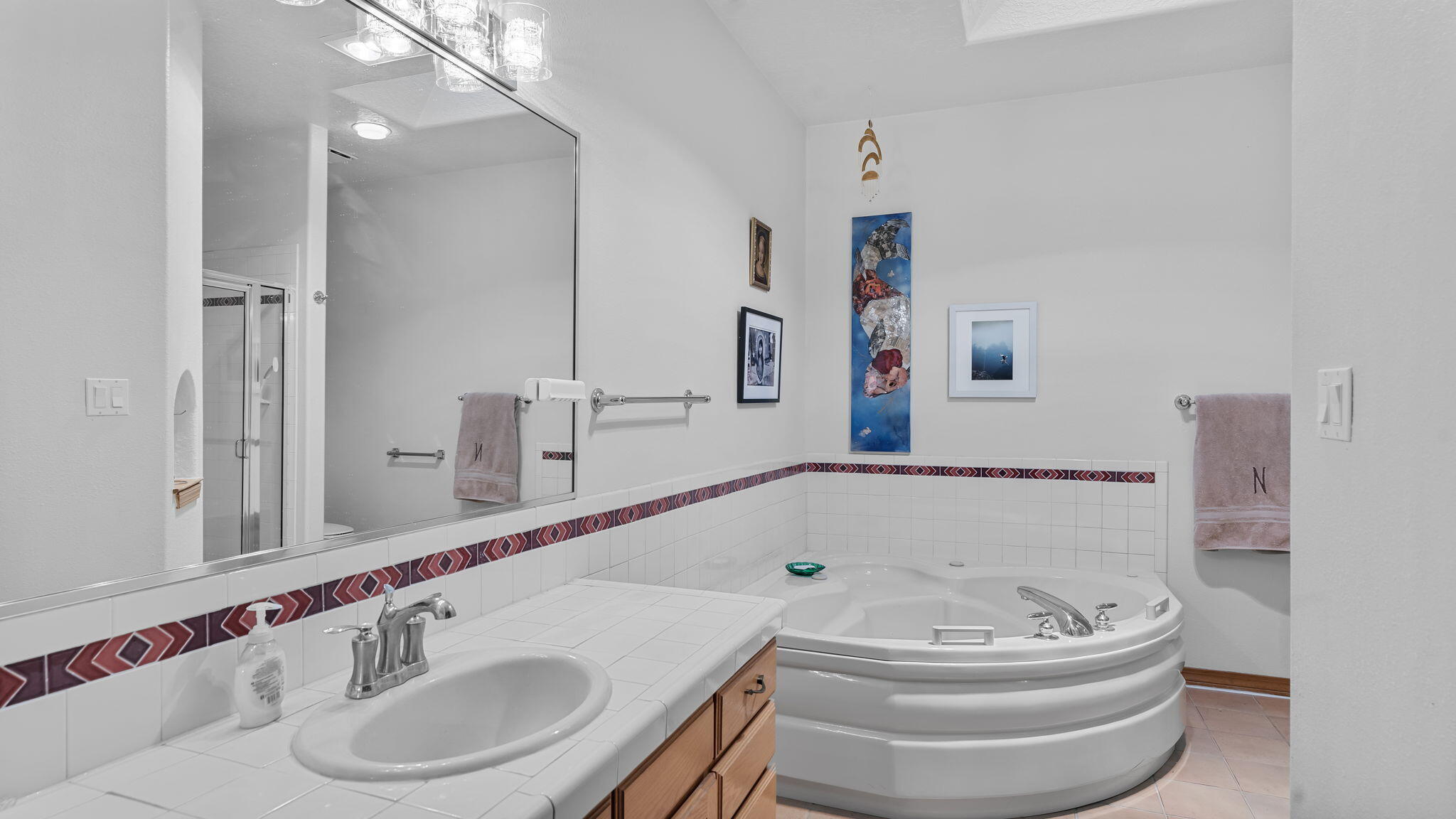 6304 CANTERBURY NE
