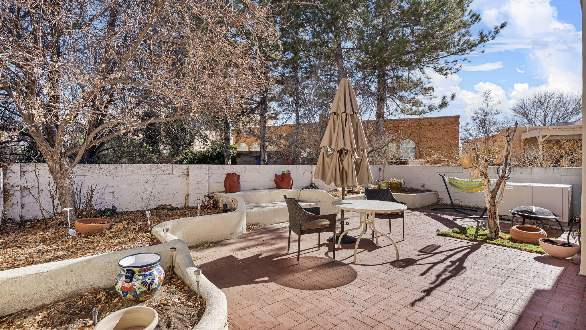 6304 CANTERBURY NE