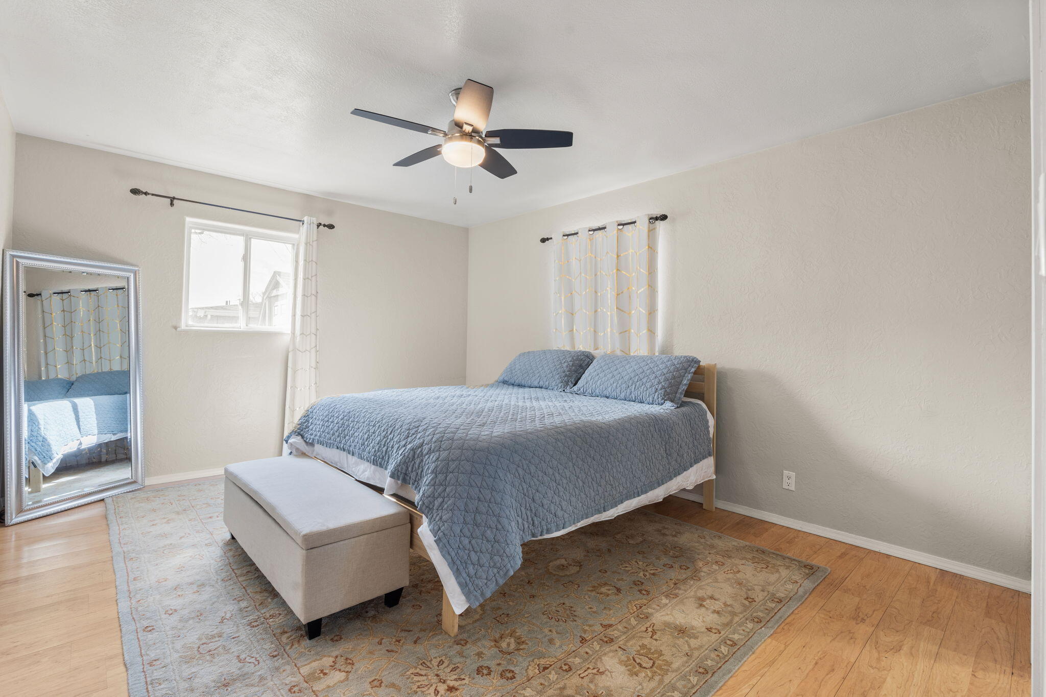 9812 MCKNIGHT Avenue NE